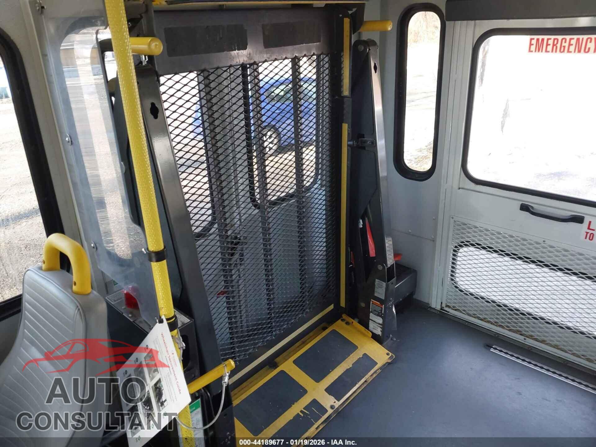 FORD E-350 CUTAWAY 2017 - 1FDEE3FS4HDC41593