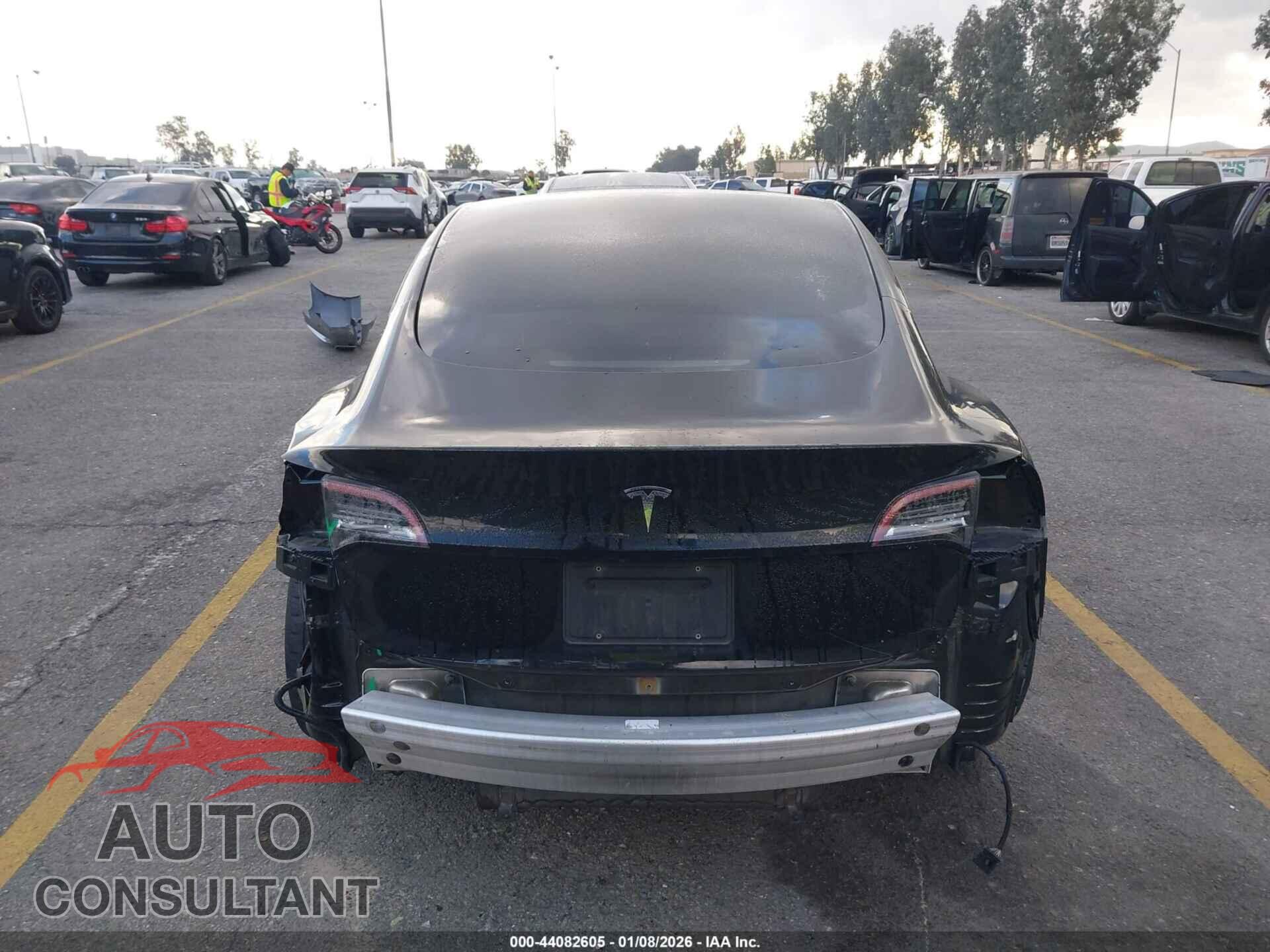 TESLA MODEL 3 2021 - 5YJ3E1EA2MF938613