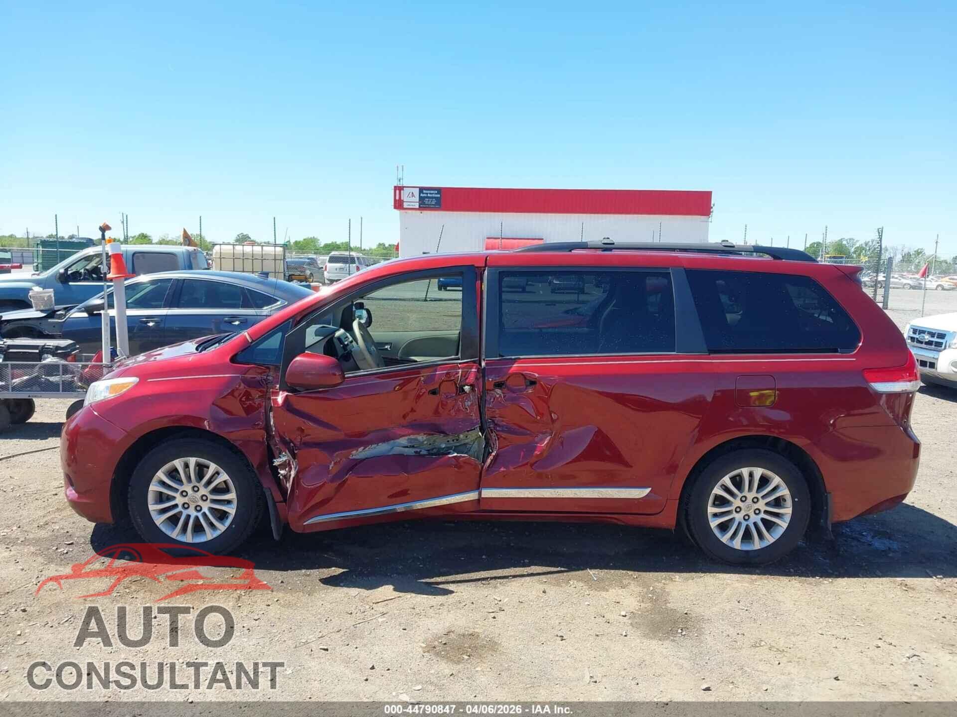 TOYOTA SIENNA 2012 - 5TDYK3DC1CS230974