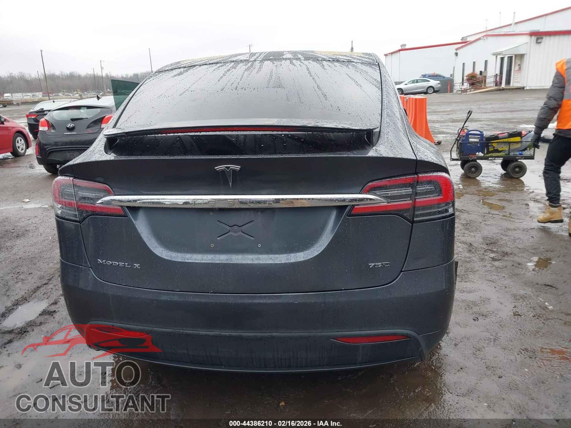 TESLA MODEL X 2016 - 5YJXCBE21GF027909