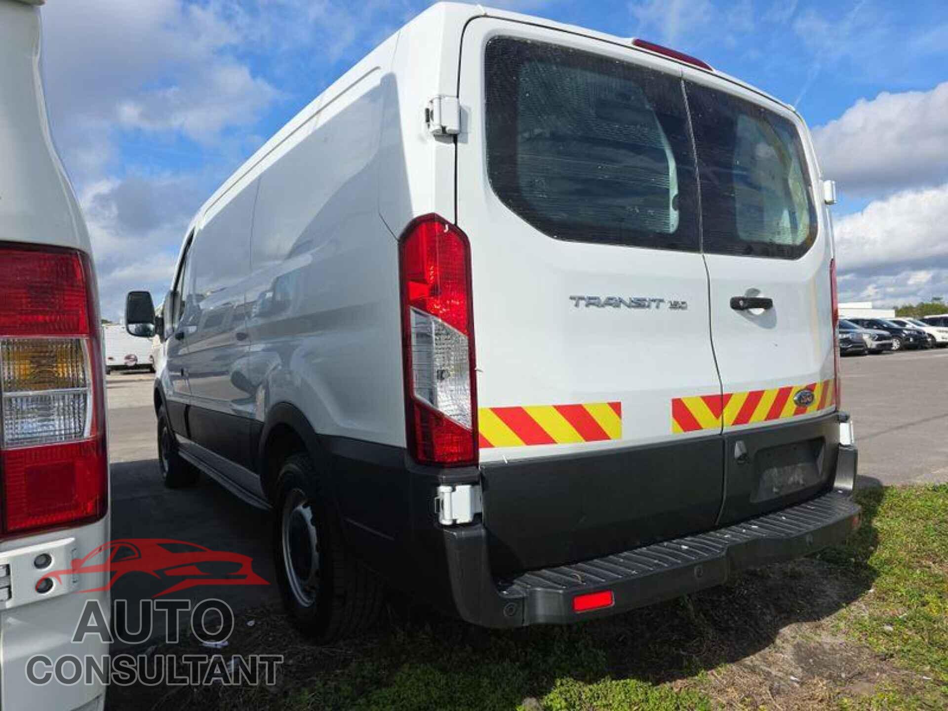 FORD TRANSIT-150 2019 - 1FTYE1YM6KKB31913