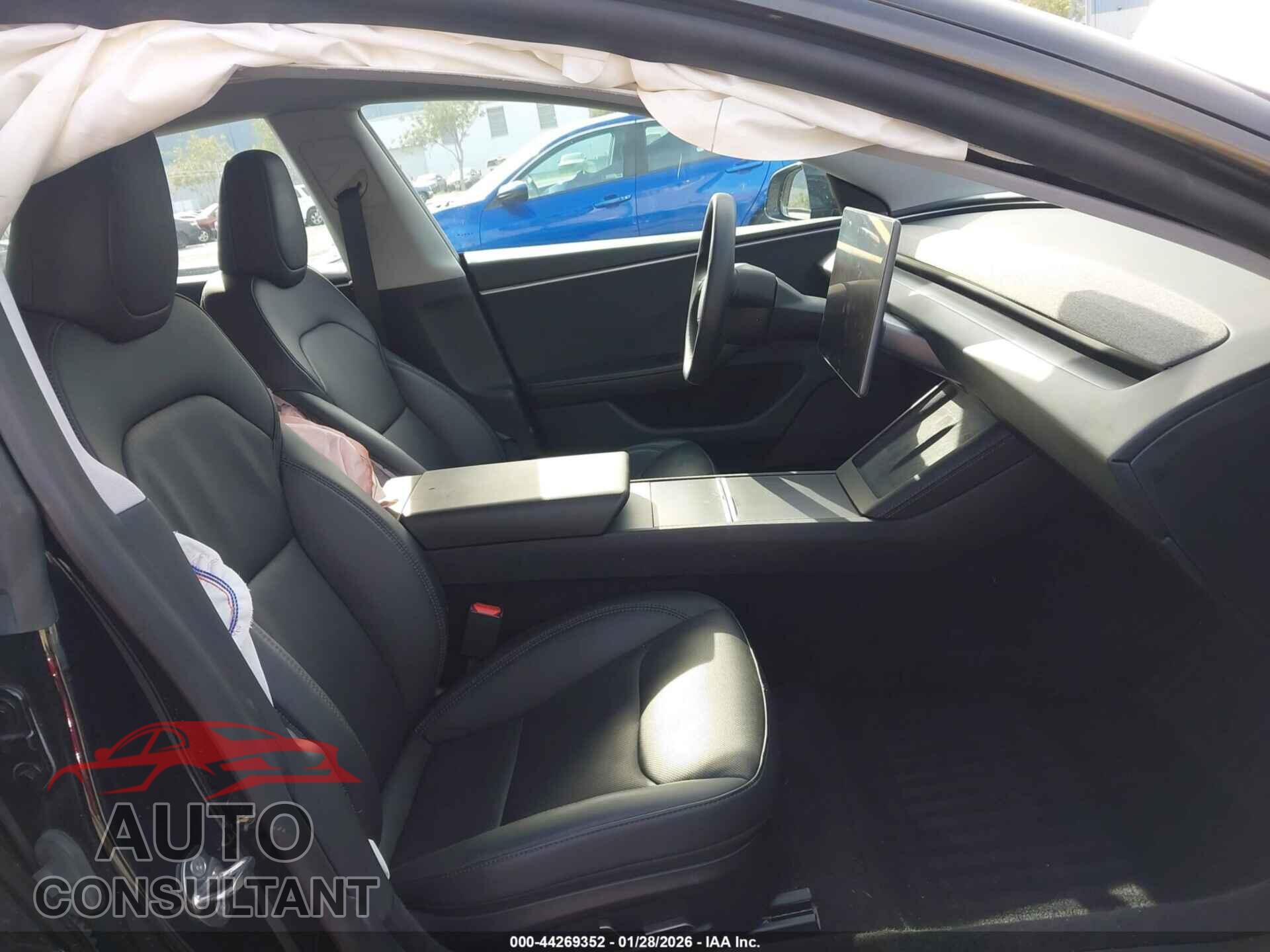 TESLA MODEL 3 2024 - 5YJ3E1EB5RF787542
