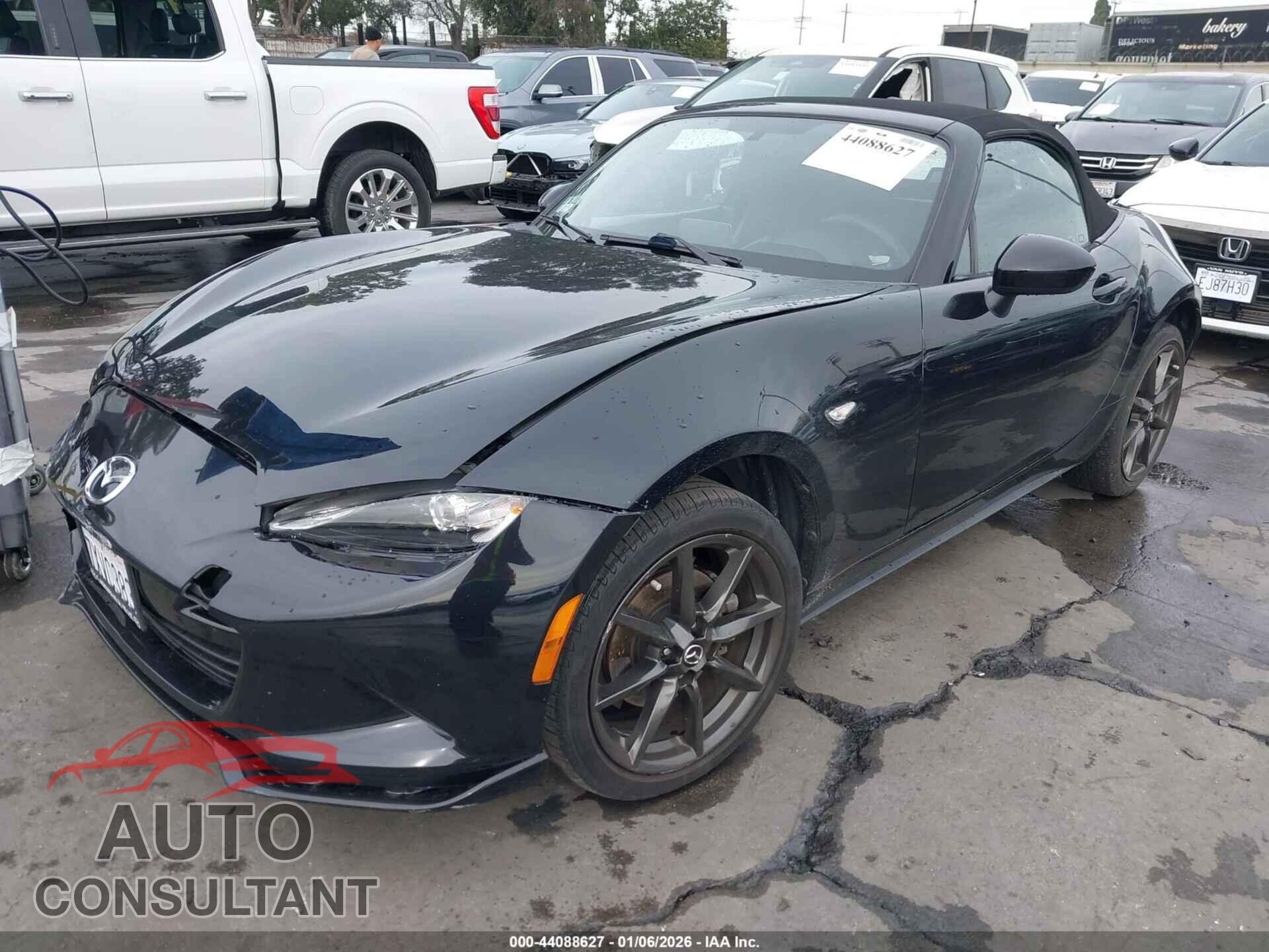 MAZDA MX-5 MIATA 2017 - JM1NDAC72H0121259