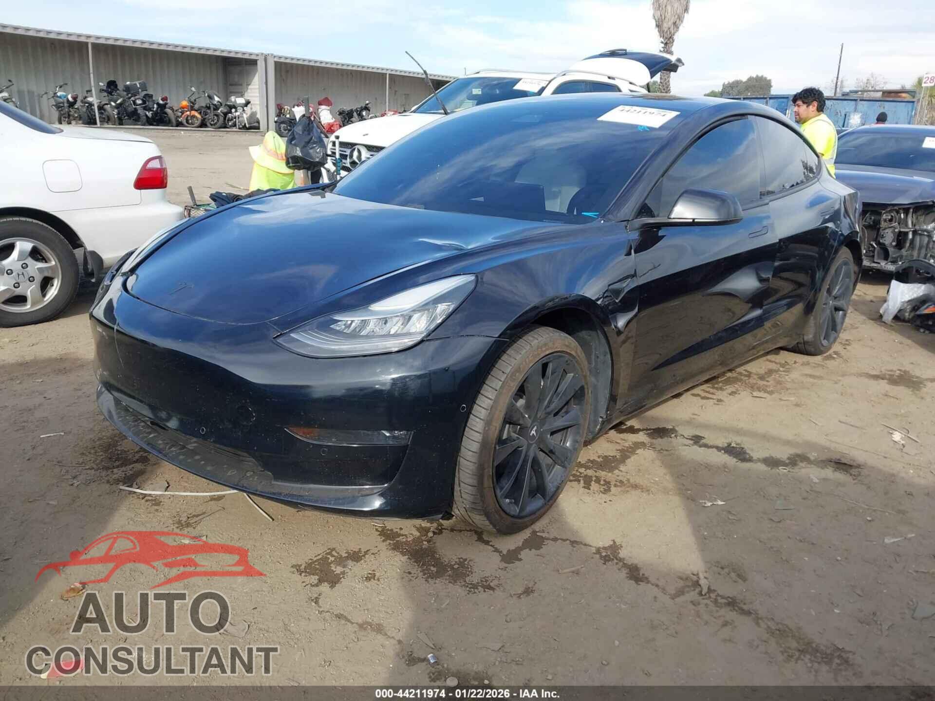 TESLA MODEL 3 2018 - 5YJ3E1EB5JF100354