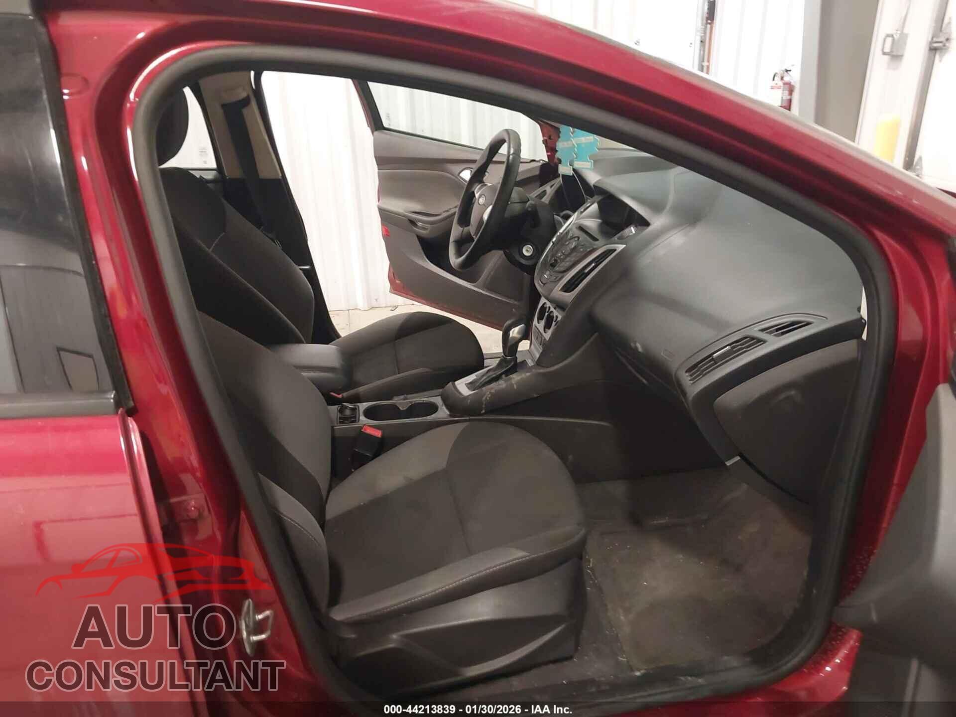 FORD FOCUS 2014 - 1FADP3K2XEL133003