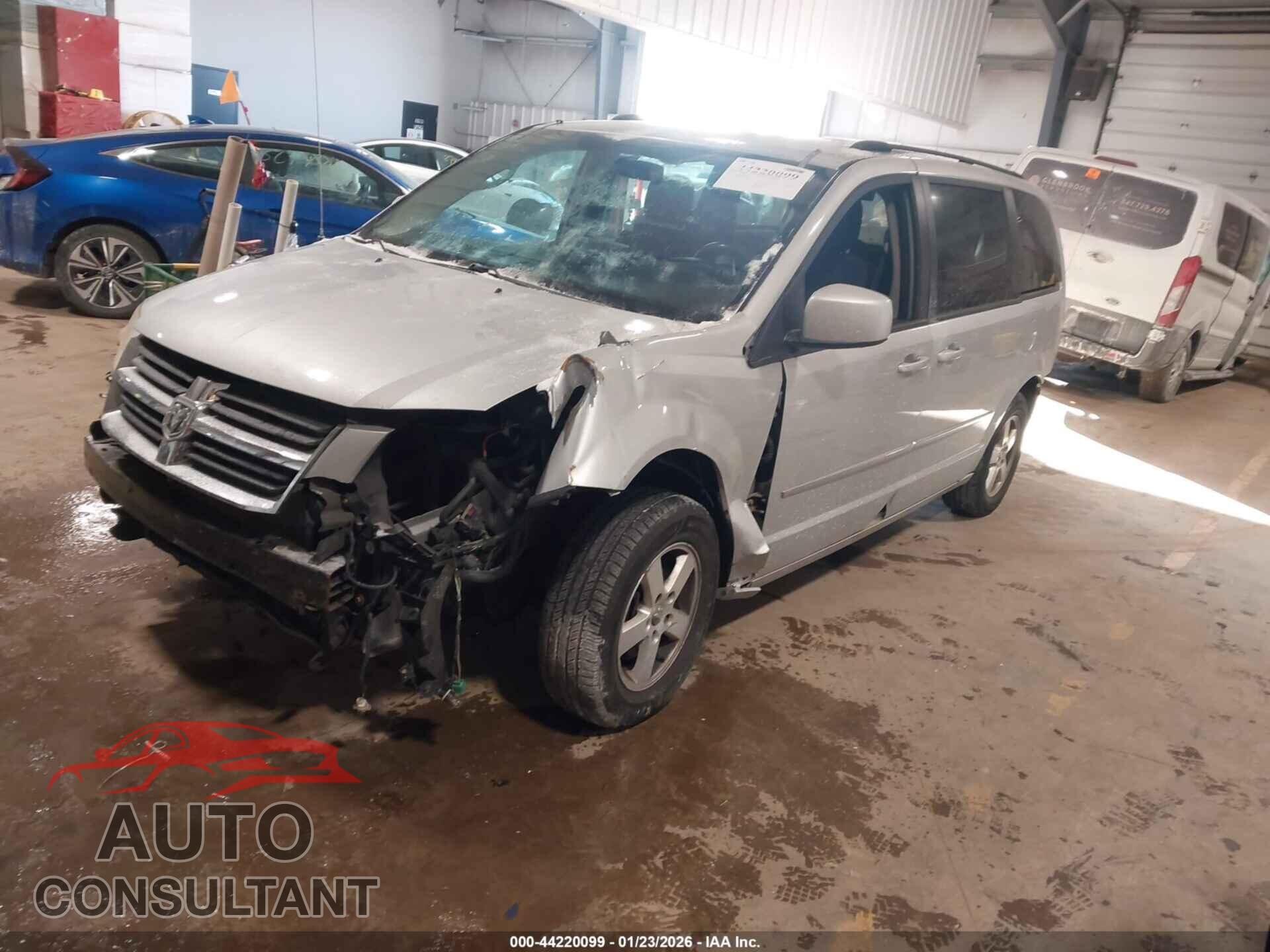 DODGE GRAND CARAVAN 2010 - 2D4RN5D17AR483117