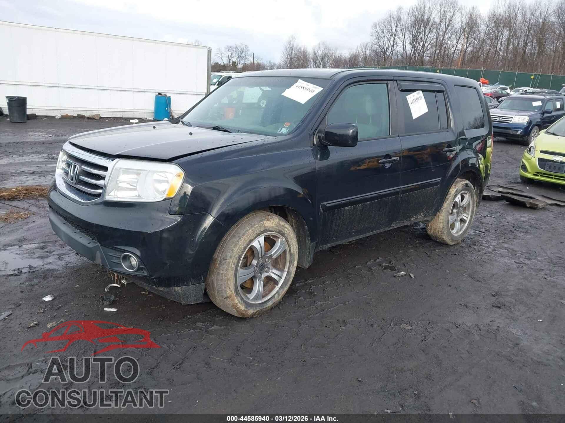 HONDA PILOT 2015 - 5FNYF4H33FB012631