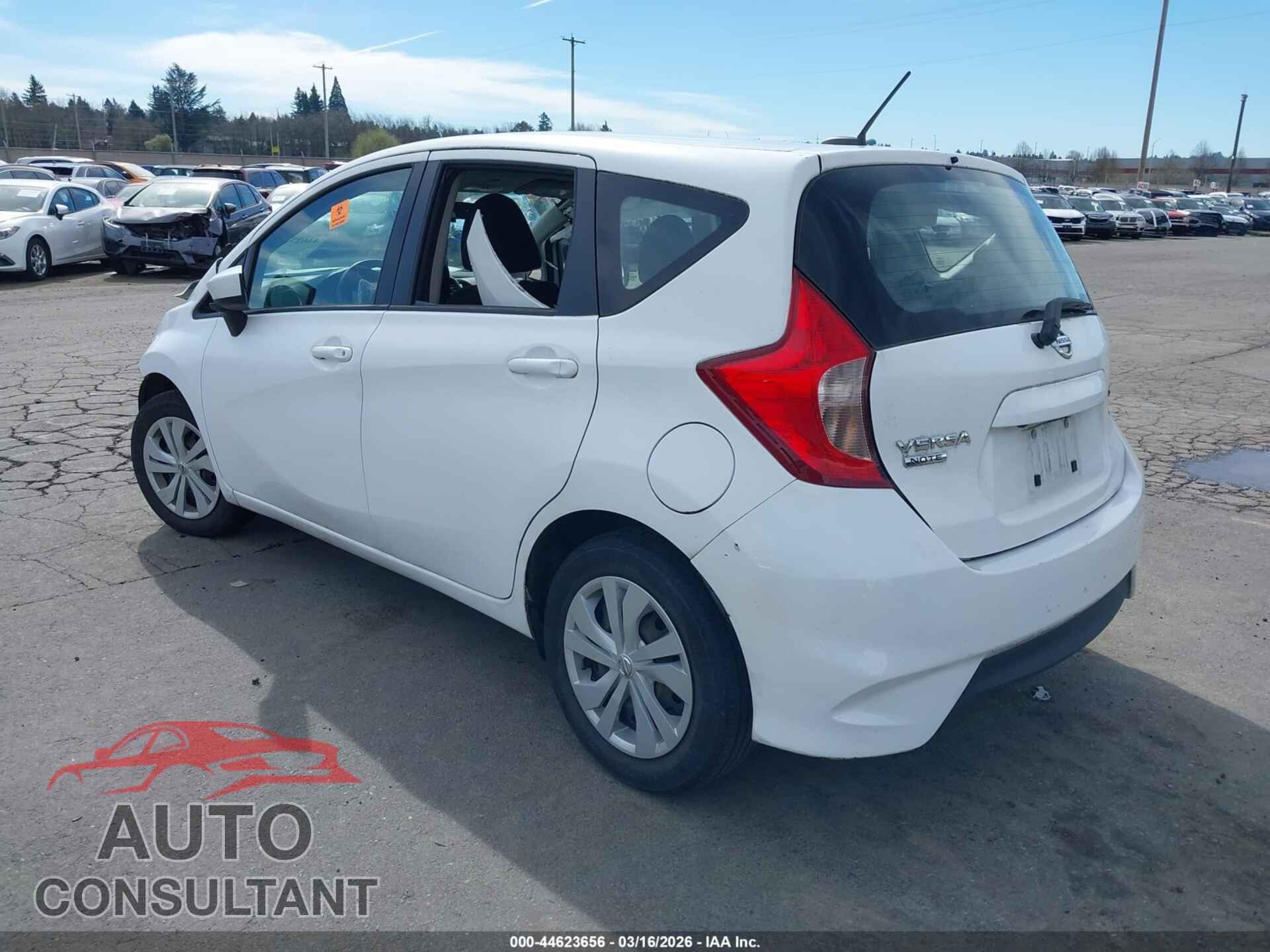 NISSAN VERSA NOTE 2017 - 3N1CE2CP8HL370472