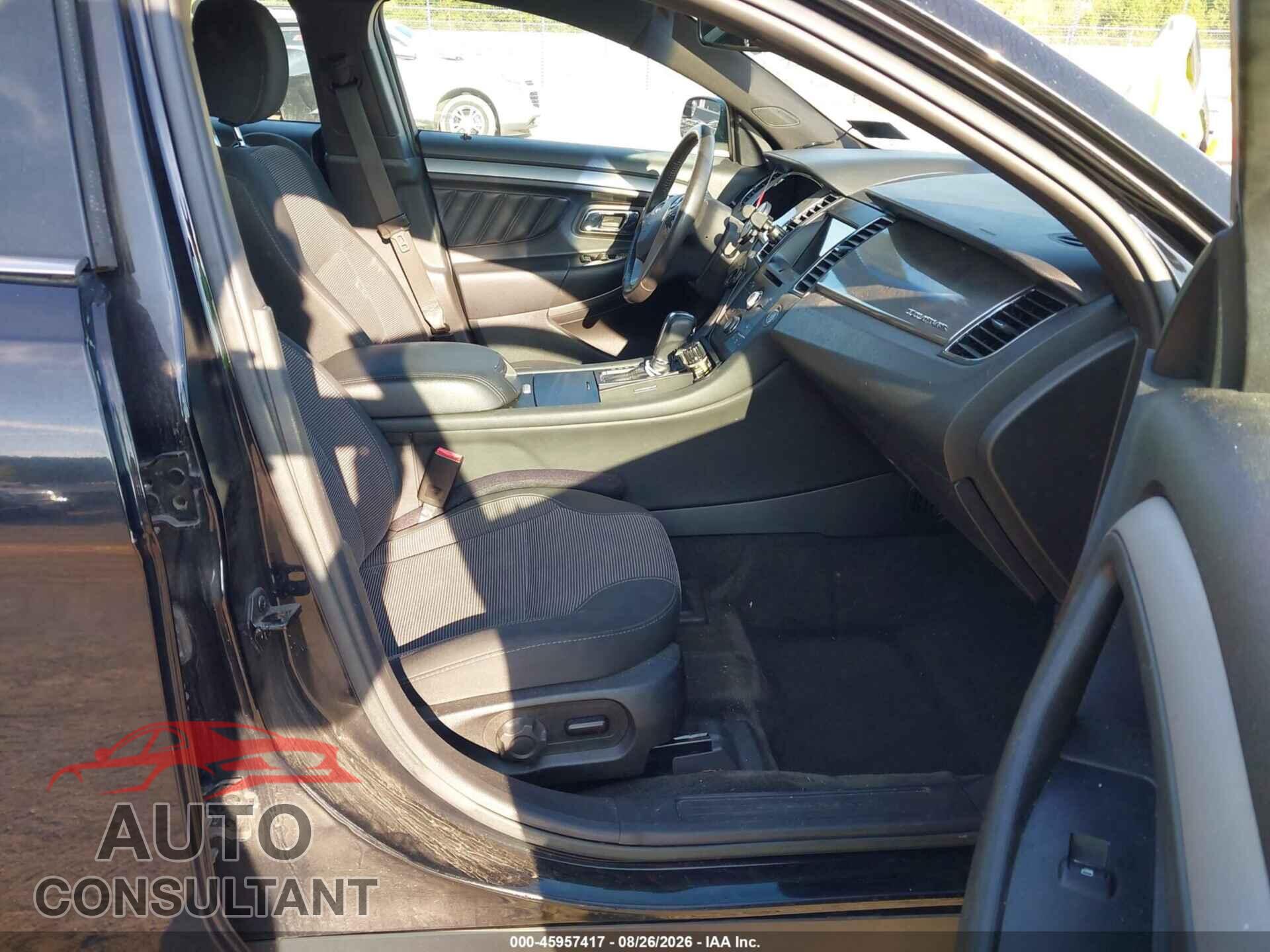 FORD TAURUS 2017 - 1FAHP2E86HG107135