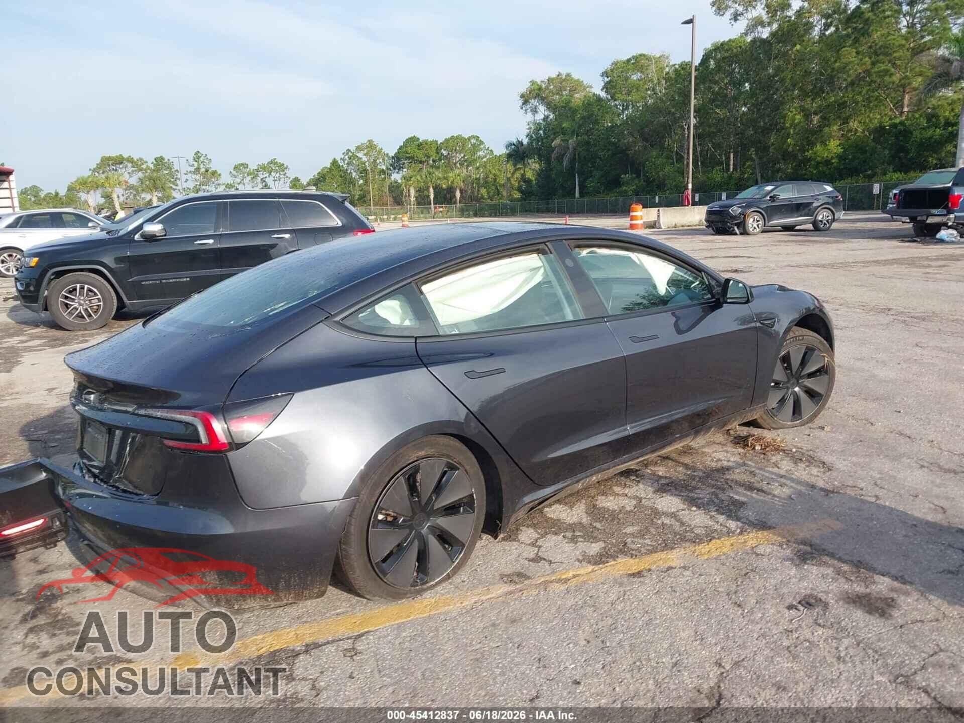 TESLA MODEL 3 2024 - 5YJ3E1EA4RF748609