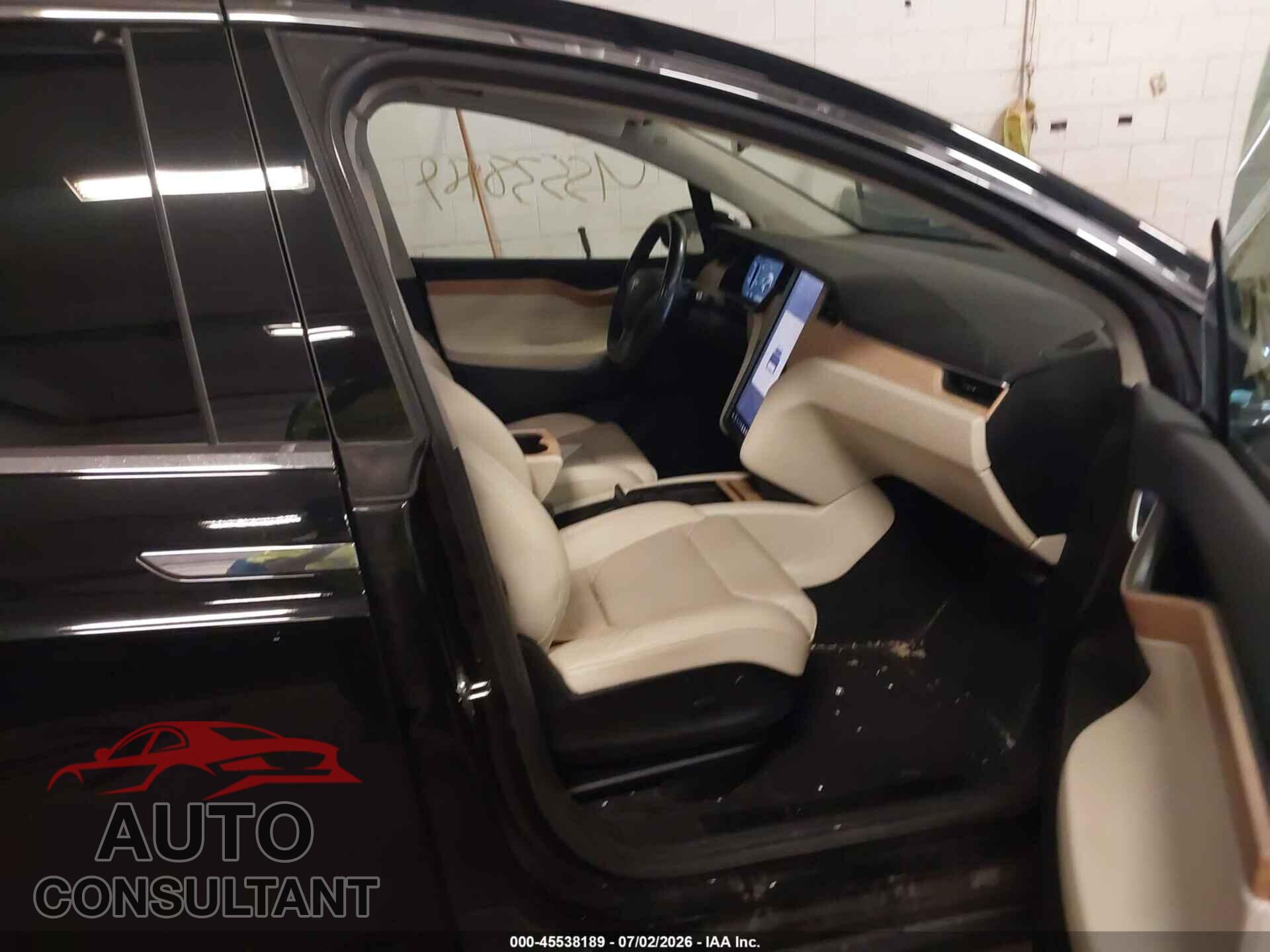 TESLA MODEL X 2018 - 5YJXCBE21JF112787