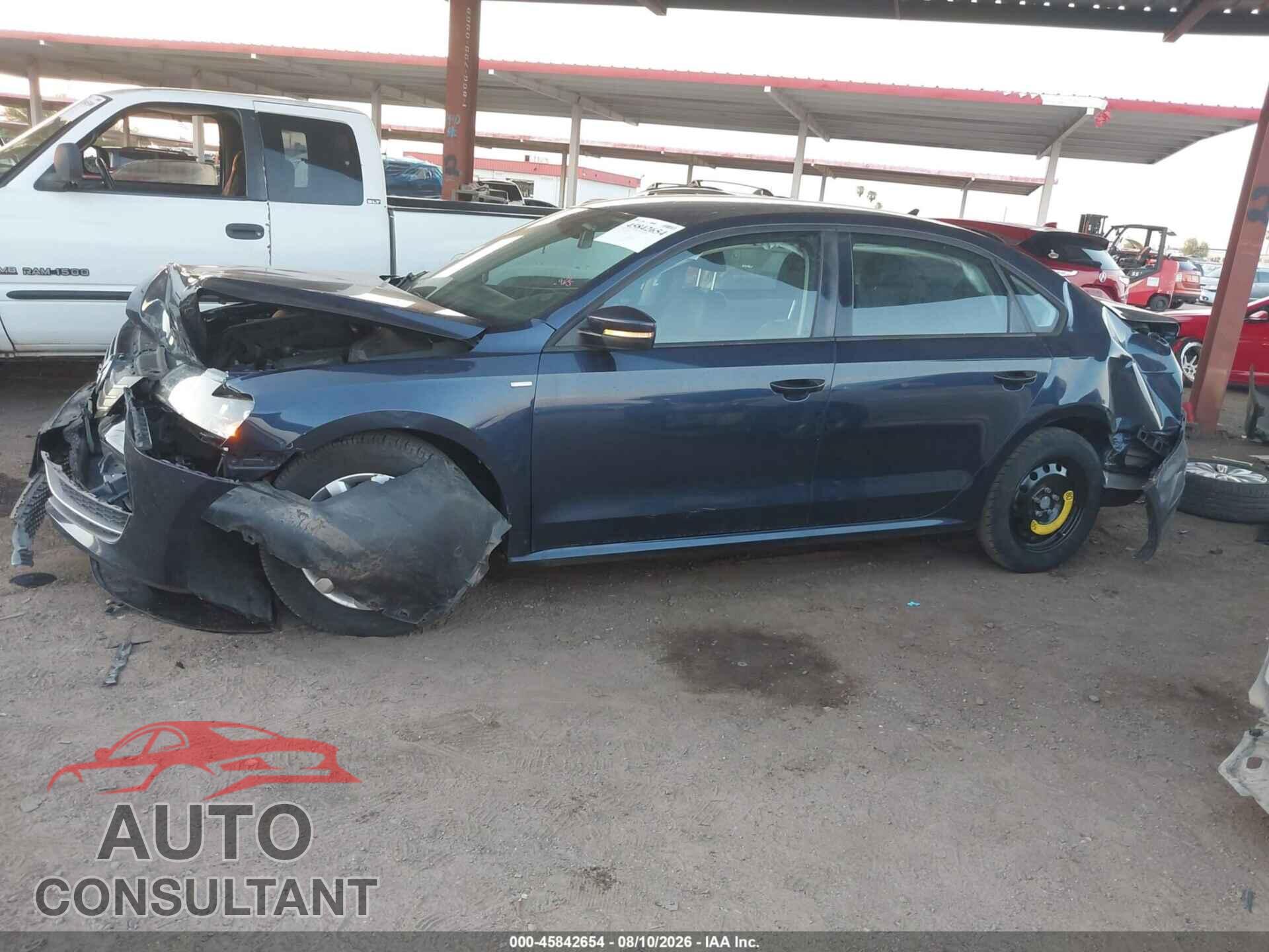 VOLKSWAGEN PASSAT 2014 - 1VWAP7A36EC022122