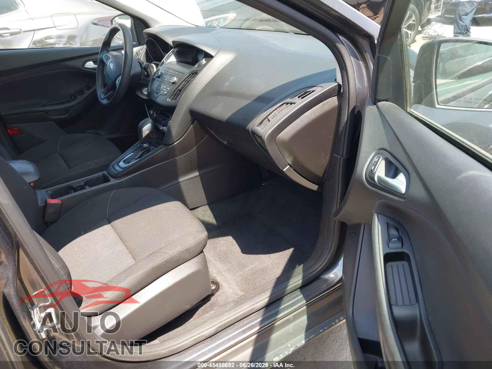 FORD FOCUS 2018 - 1FADP3FE3JL209062