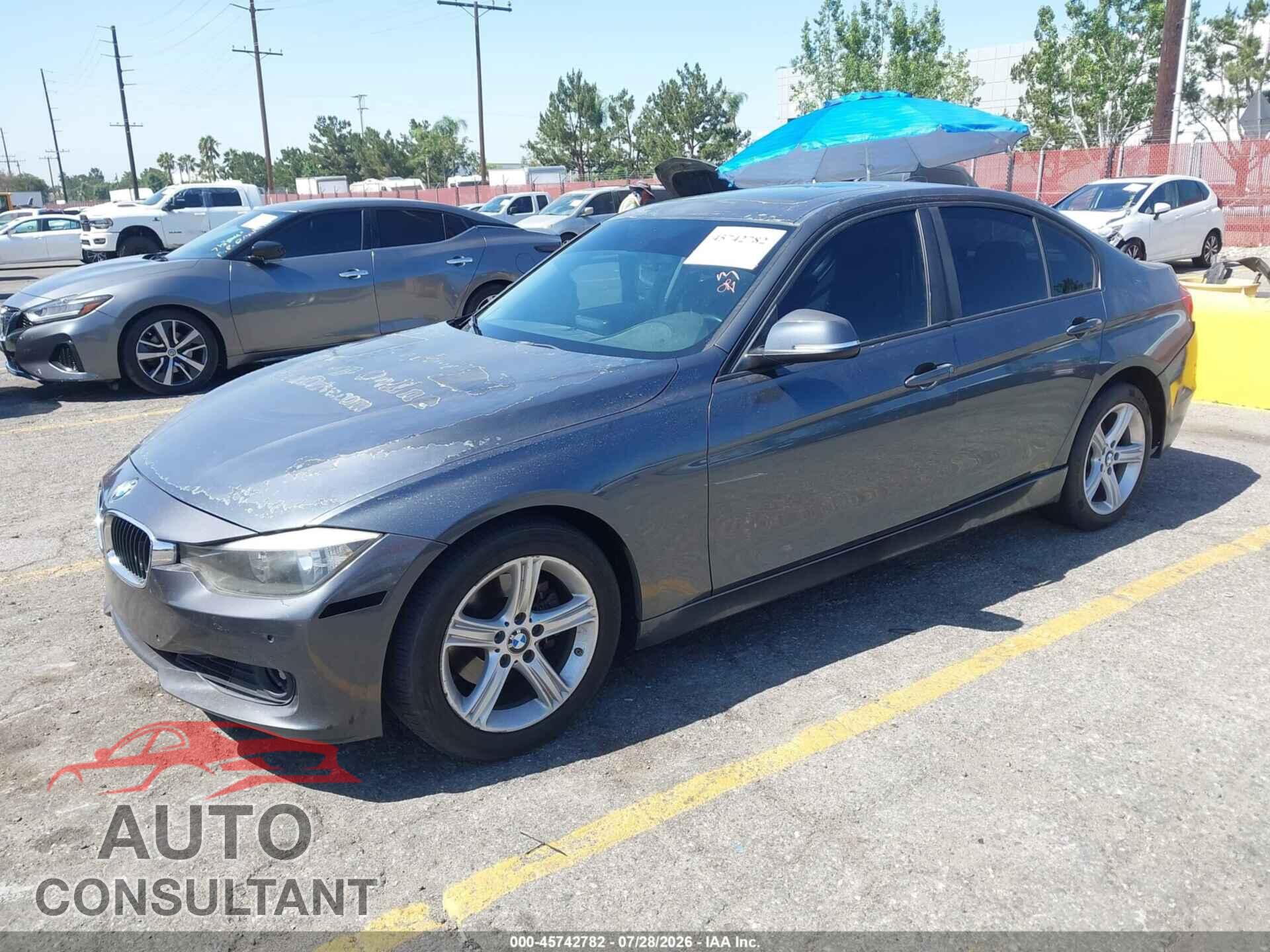 BMW 328I 2013 - WBA3C1G56DNR44192