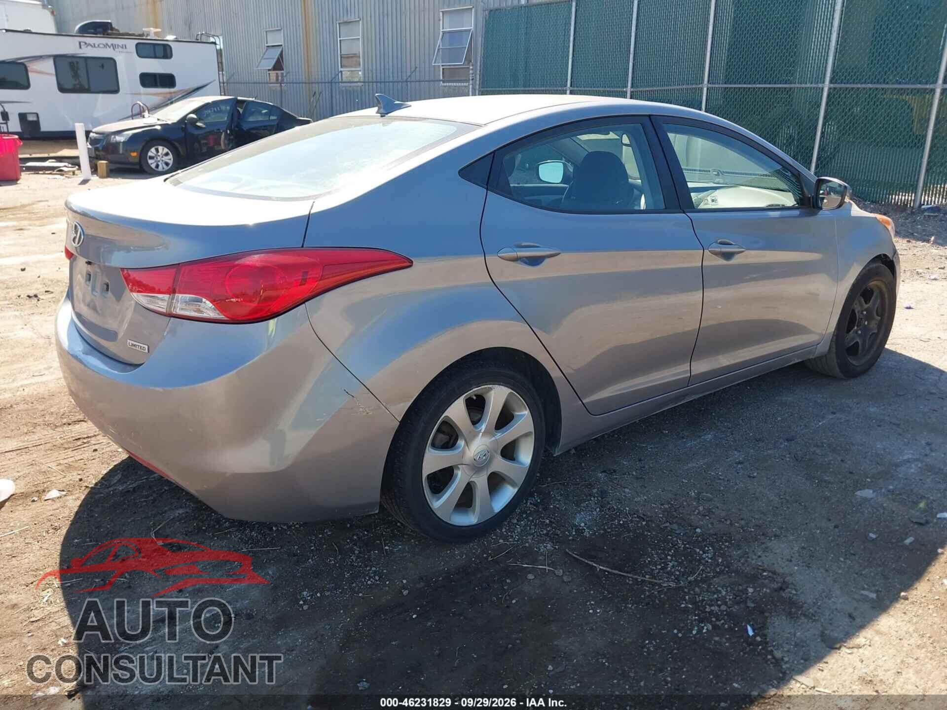 HYUNDAI ELANTRA 2013 - KMHDH4AE7DU710017