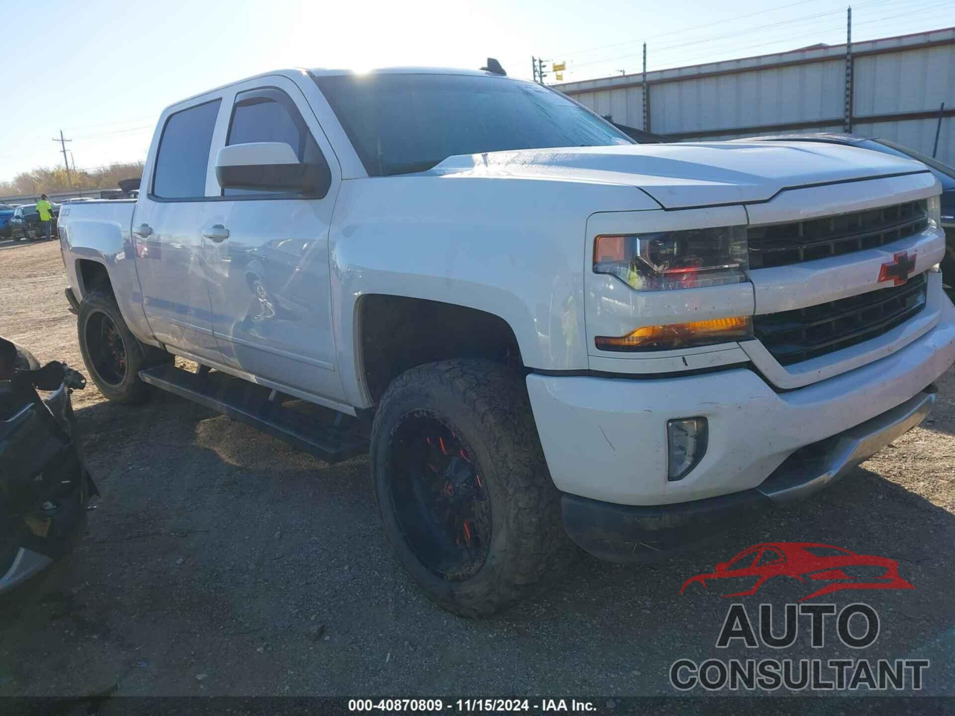 CHEVROLET SILVERADO 1500 2018 - 3GCUKREC6JG268938