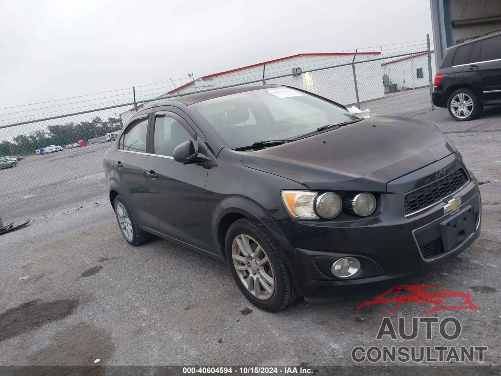 CHEVROLET SONIC 2015 - 1G1JC5SH1F4130357