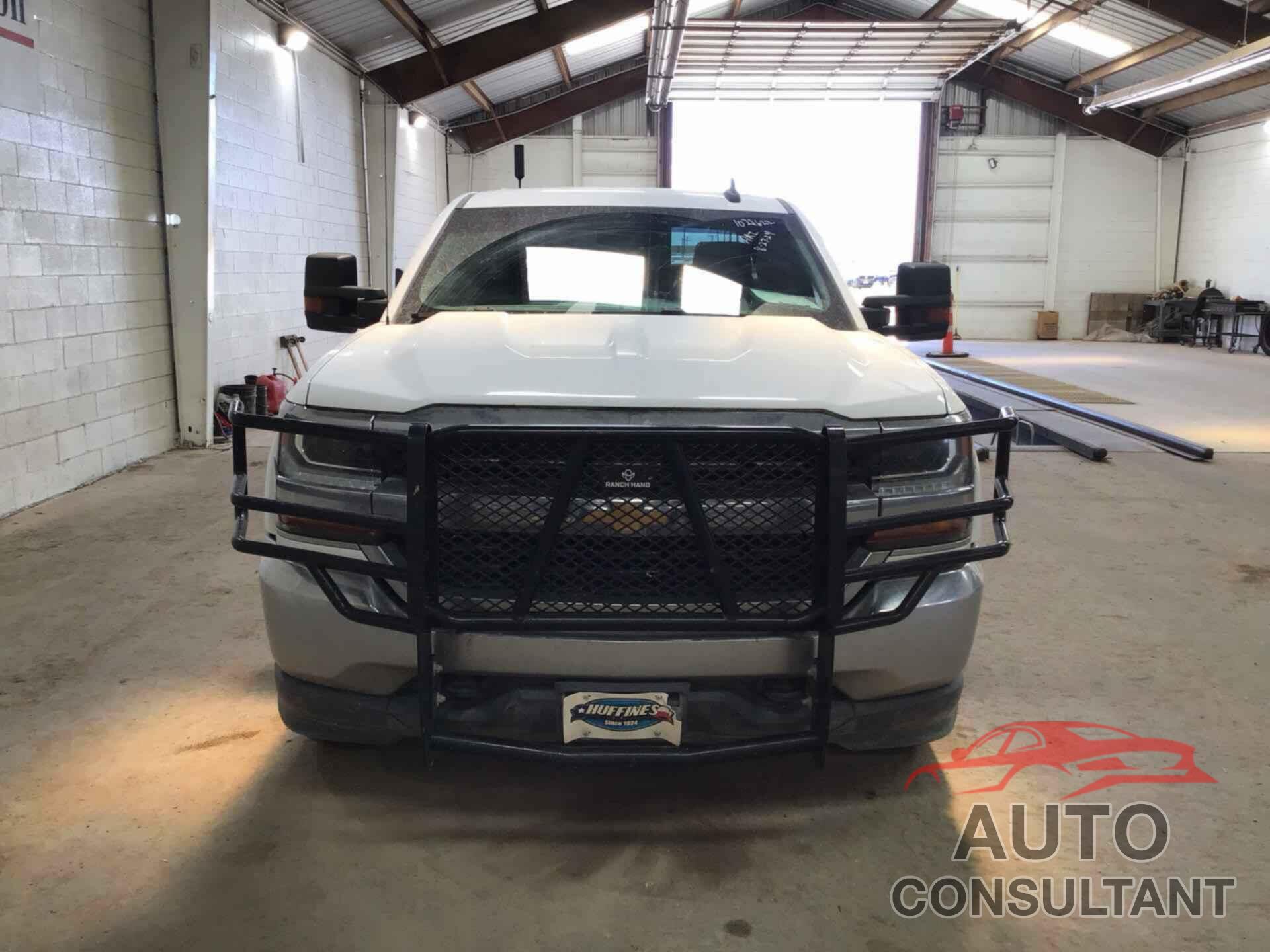 CHEVROLET SILVERADO 1500 2018 - 1GCVKREC4JZ274046