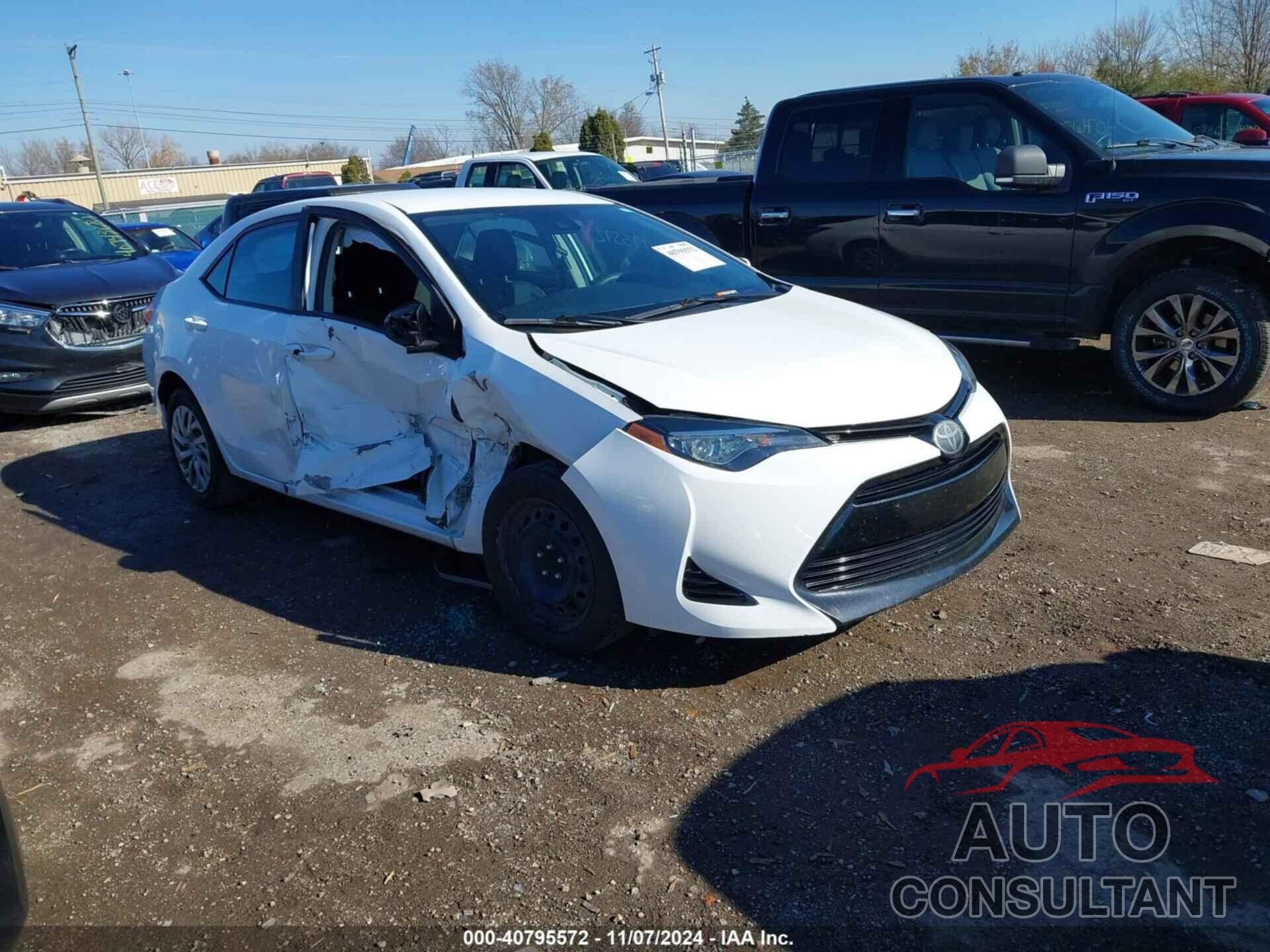 TOYOTA COROLLA 2018 - 2T1BURHE2JC103851