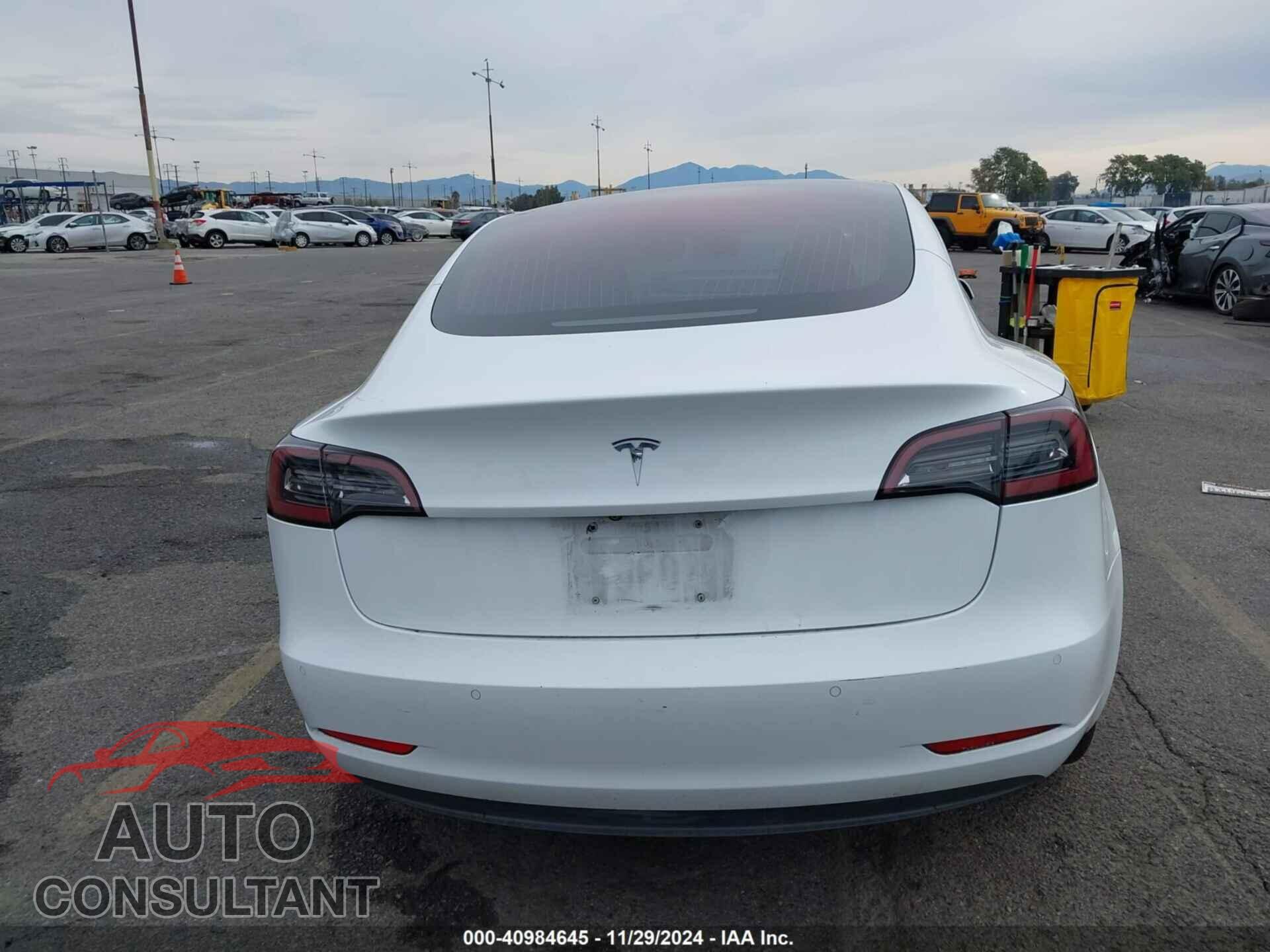 TESLA MODEL 3 2018 - 5YJ3E1EA7JF047759