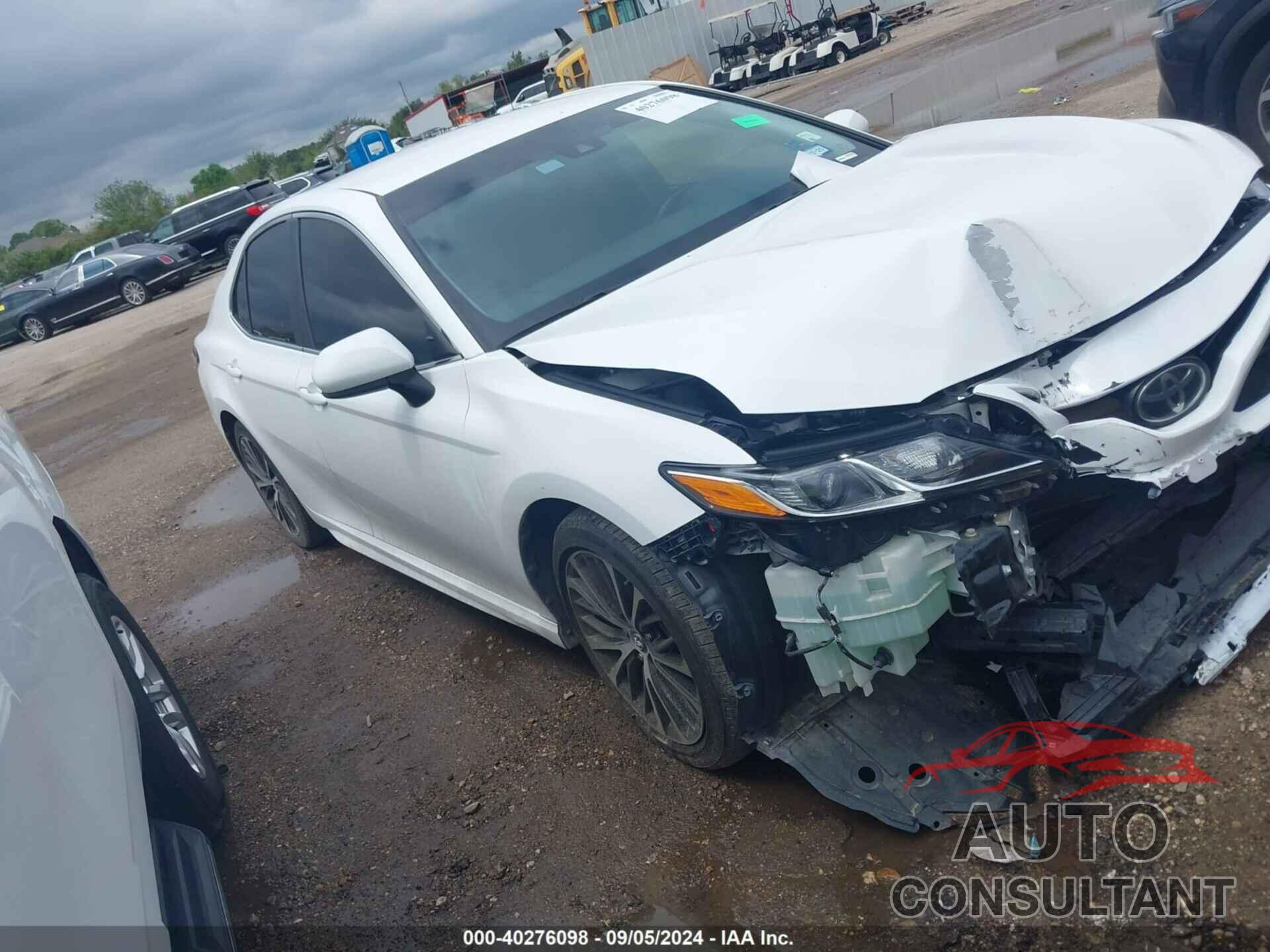 TOYOTA CAMRY 2018 - 4T1B11HK0JU652074