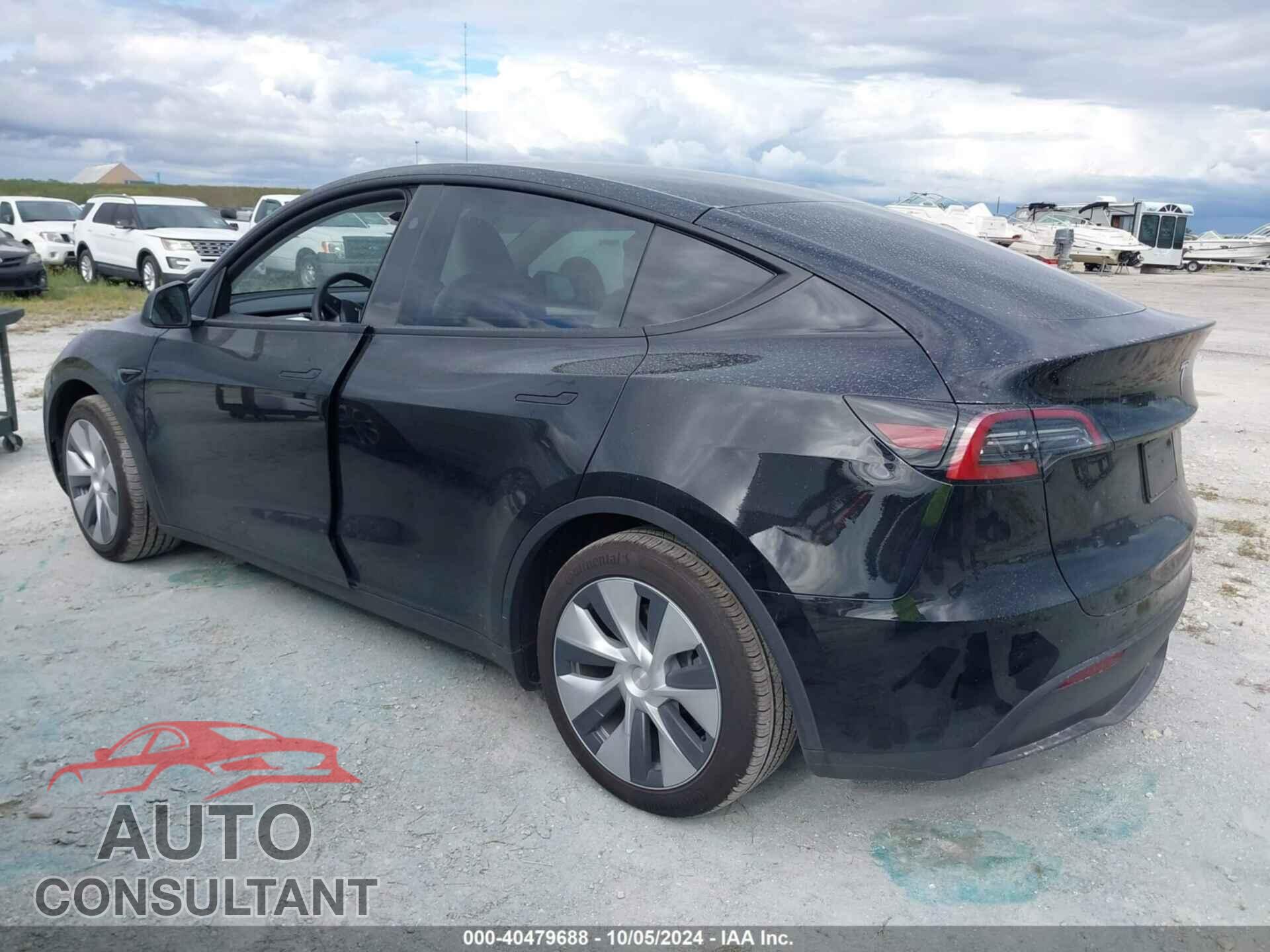 TESLA MODEL Y 2024 - 7SAYGAEE4RF037143