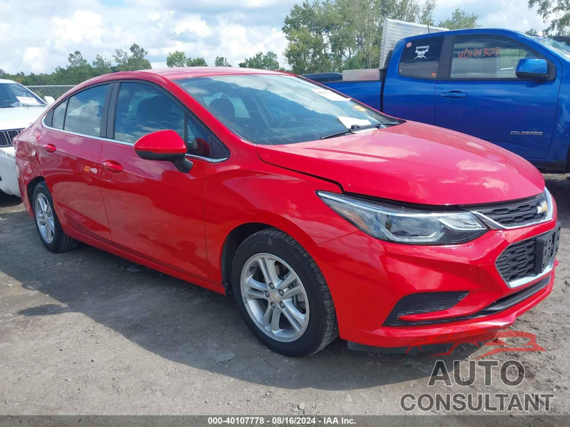 CHEVROLET CRUZE 2018 - 1G1BE5SM5J7166457