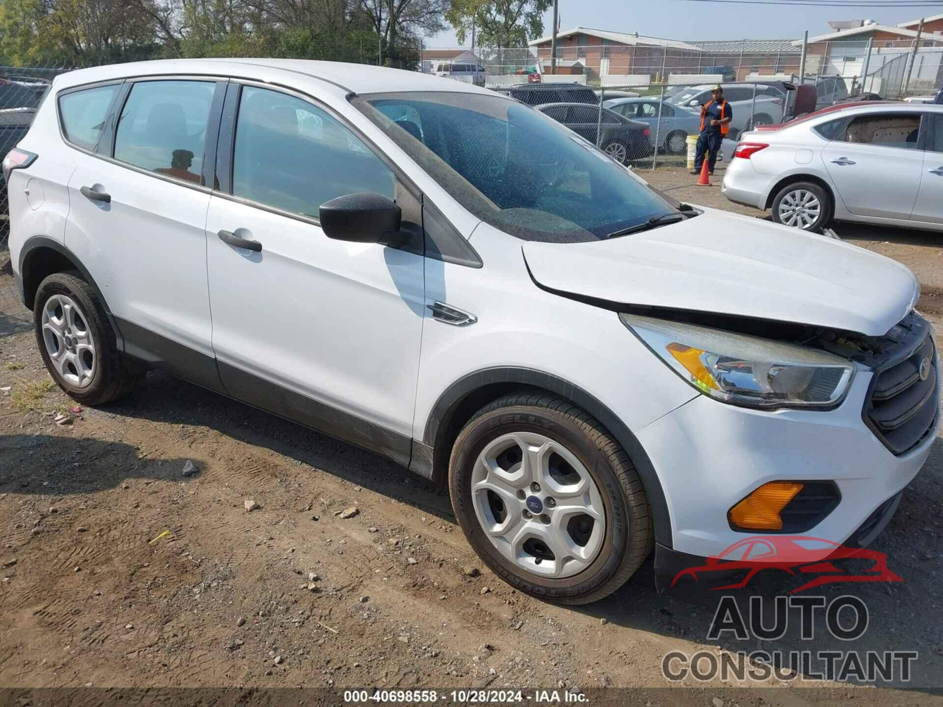 FORD ESCAPE 2017 - 1FMCU0F77HUB64898