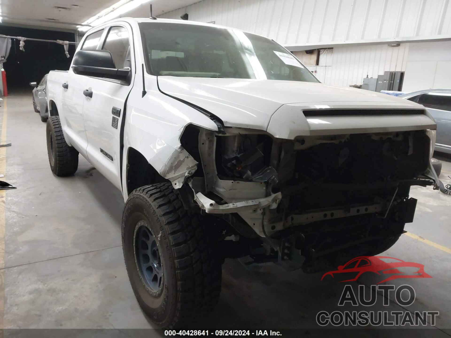 TOYOTA TUNDRA 2017 - 5TFDW5F18HX617808