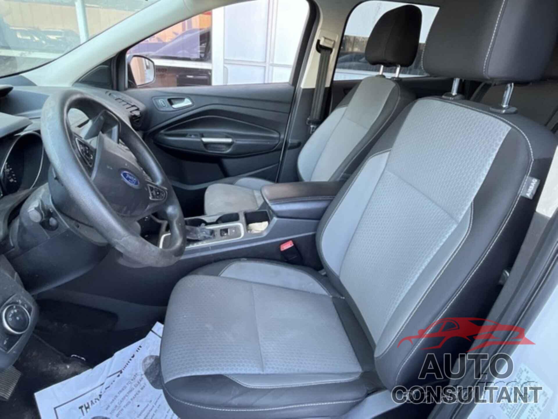 FORD ESCAPE 2017 - 1FMCU9GD8HUC98893