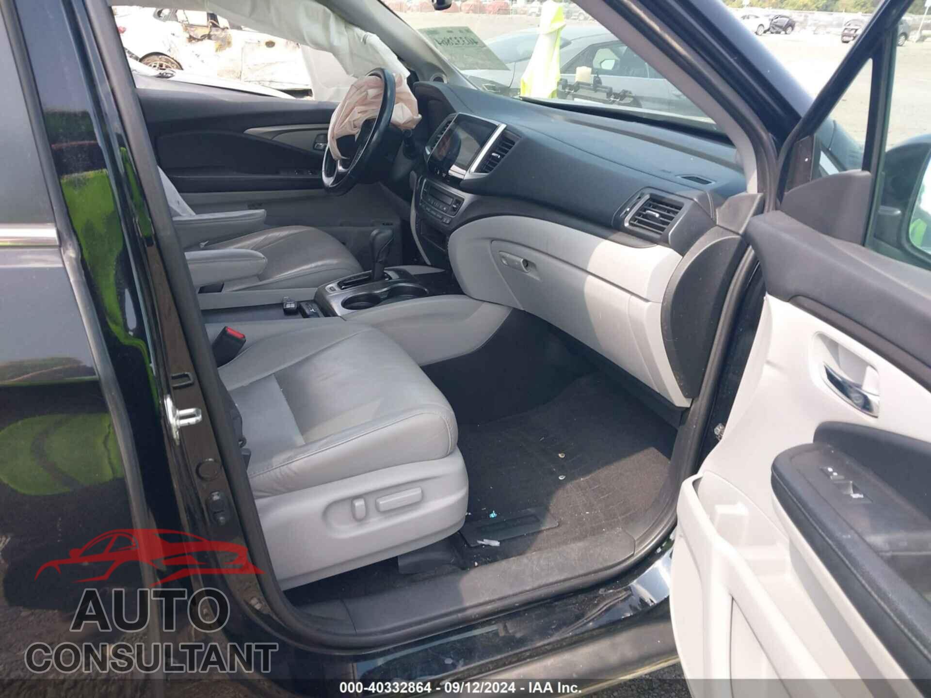 HONDA PILOT 2017 - 5FNYF6H53HB092285