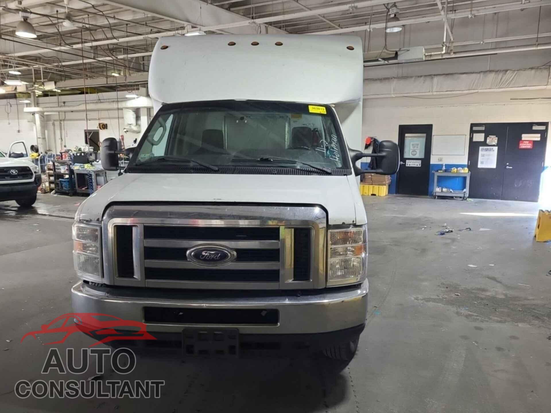 FORD ECONOLINE 2017 - 1FDWE3FSXHDC01040