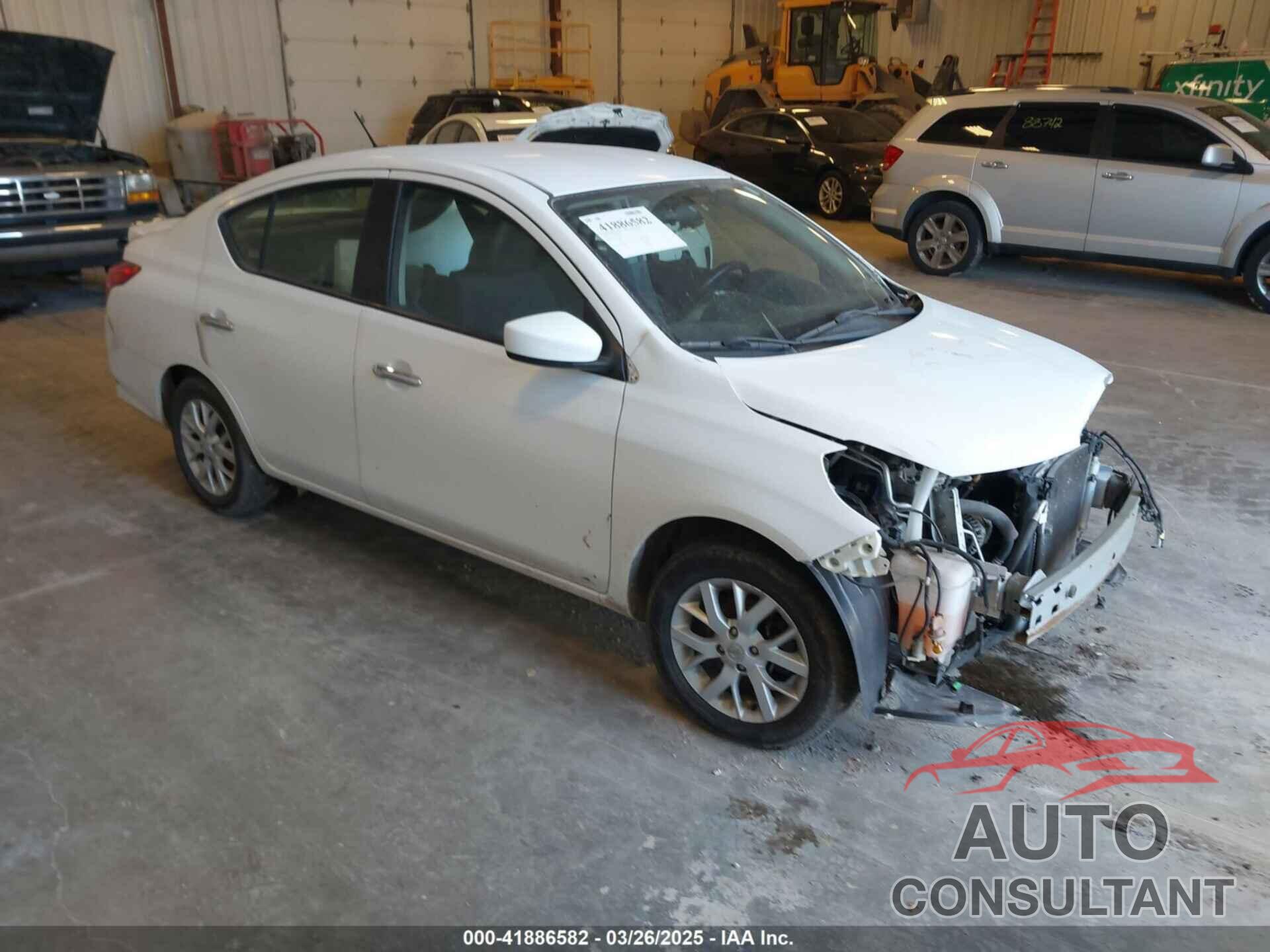 NISSAN VERSA 2018 - 3N1CN7AP0JL857140