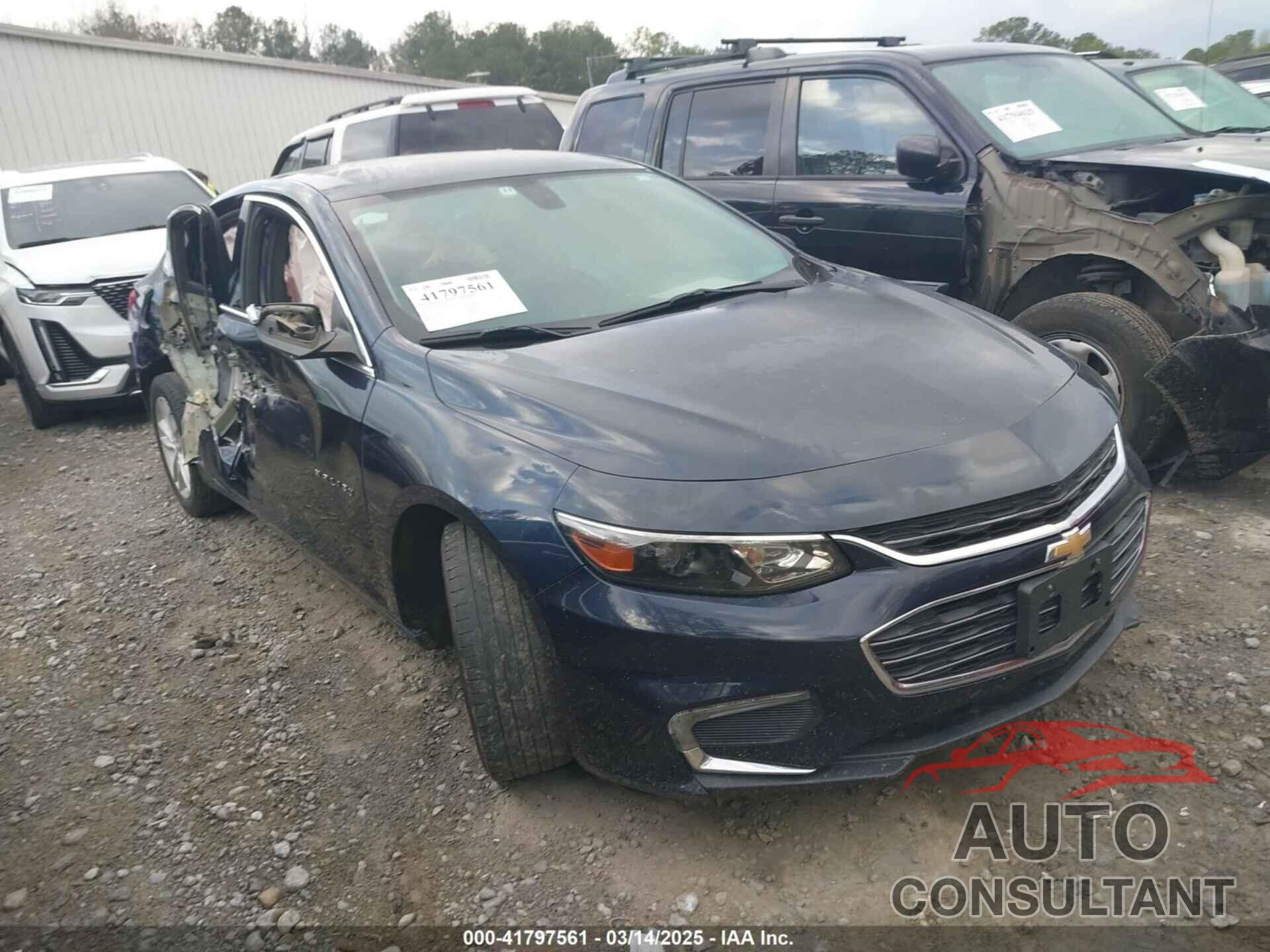 CHEVROLET MALIBU 2017 - 1G1ZE5ST8HF148556