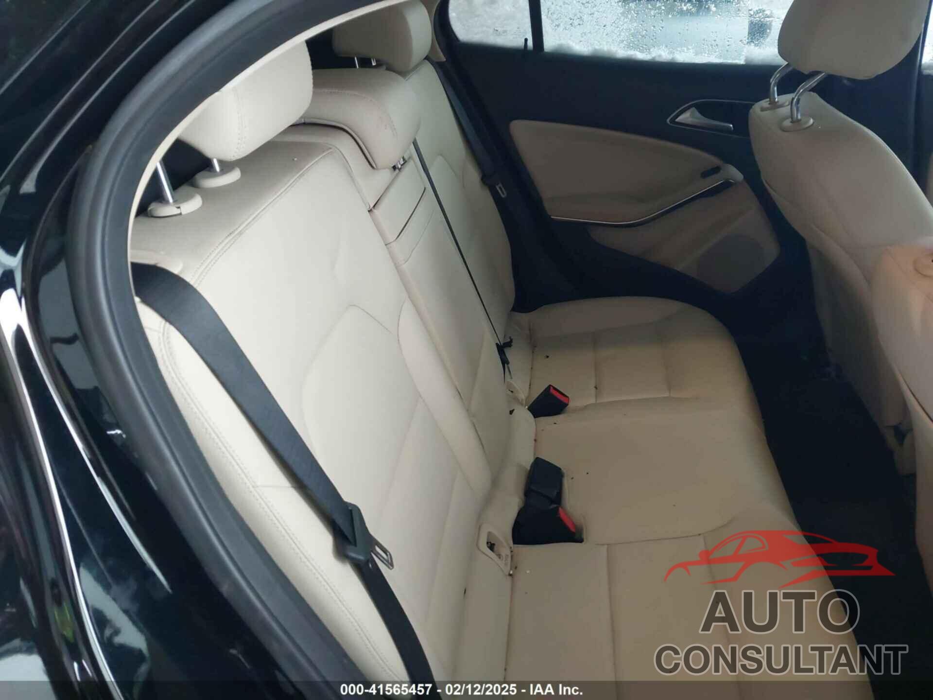 MERCEDES-BENZ GLA 250 2015 - WDCTG4GB4FJ083405