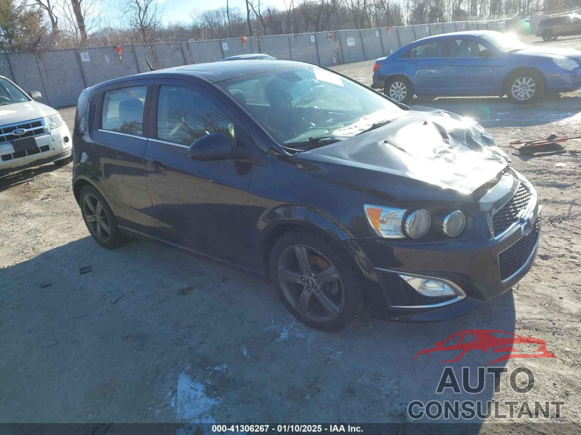 CHEVROLET SONIC 2013 - 1G1JG6SB1D4252526