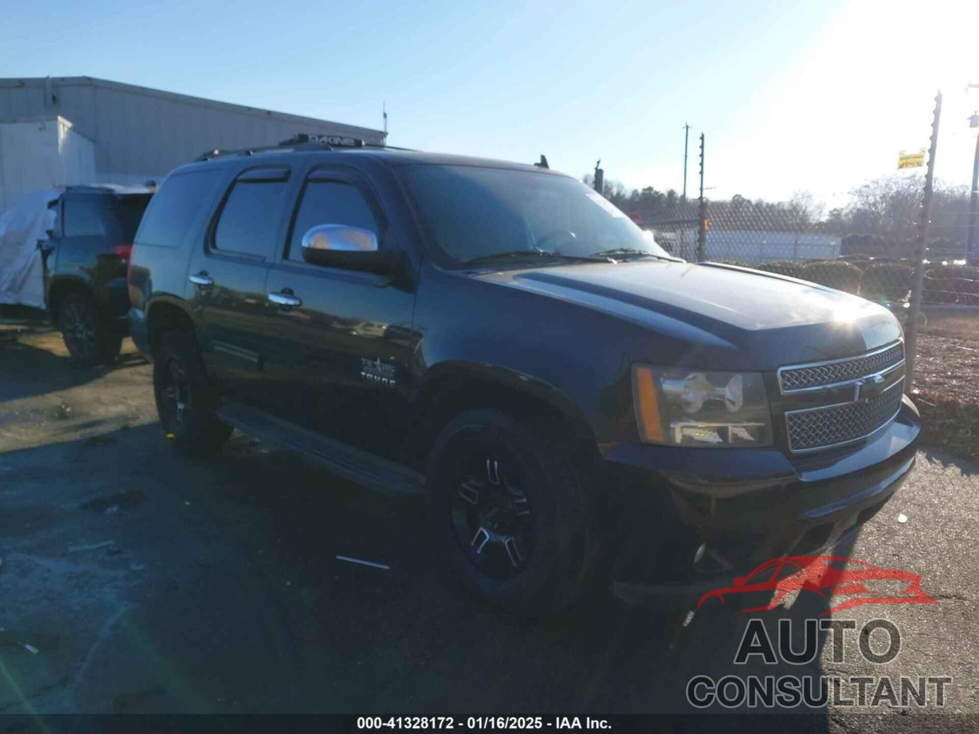 CHEVROLET TAHOE 2011 - 1GNSCAE06BR263372