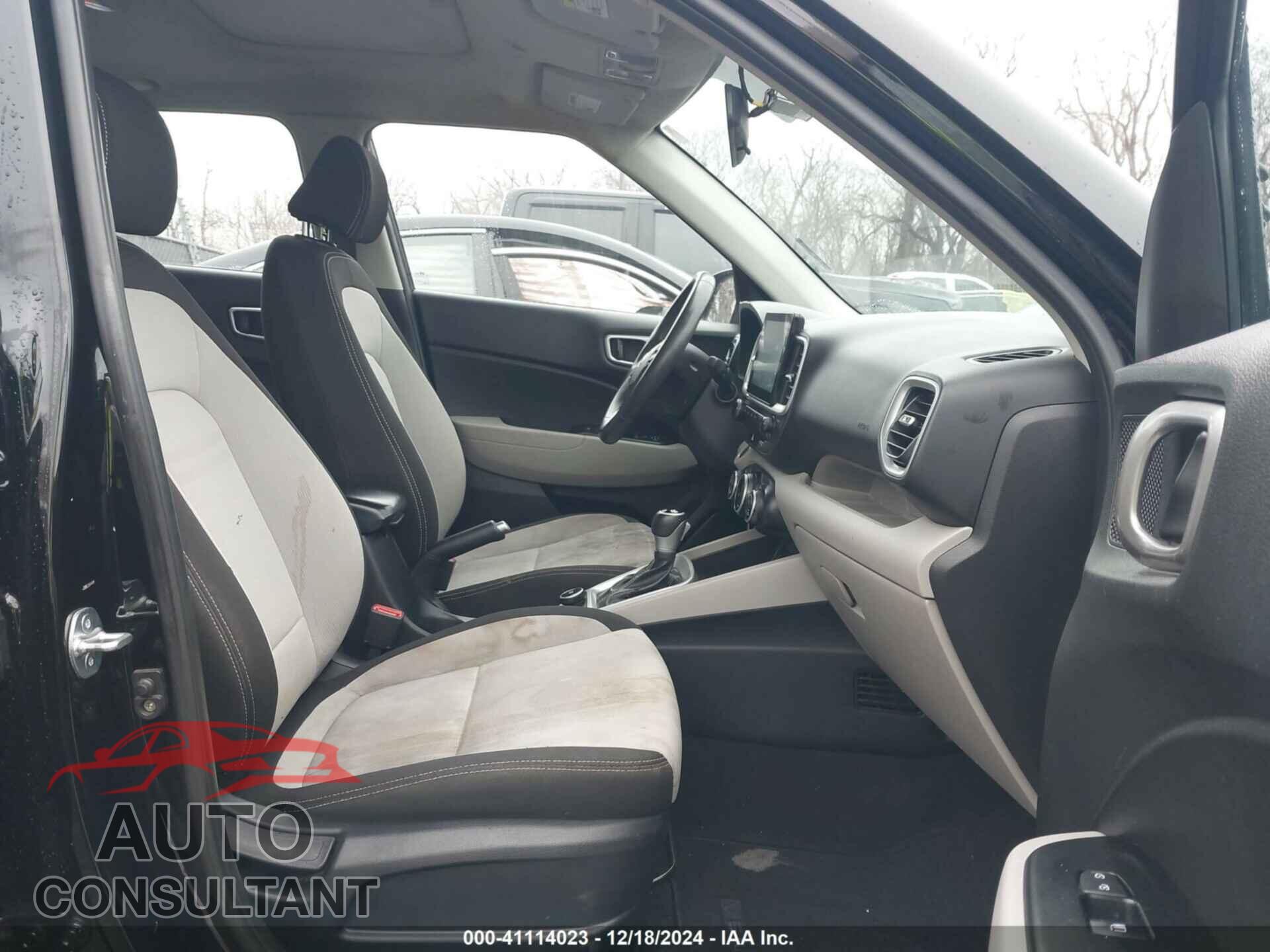 HYUNDAI VENUE 2024 - KMHRC8A38RU284534