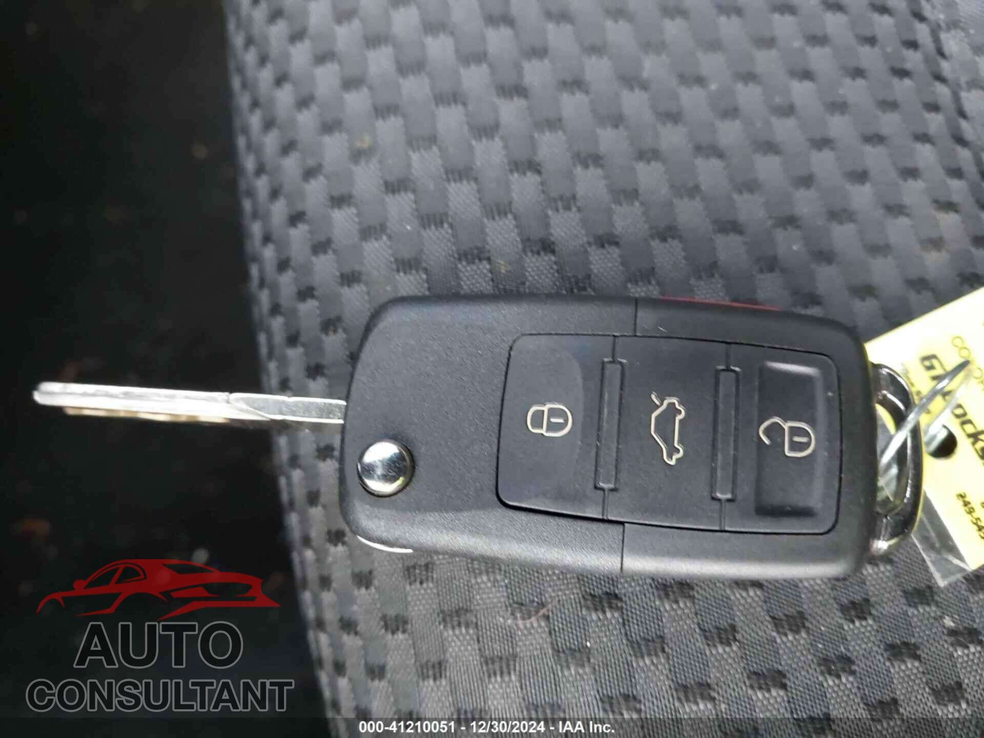 VOLKSWAGEN PASSAT 2014 - 1VWAP7A36EC009760