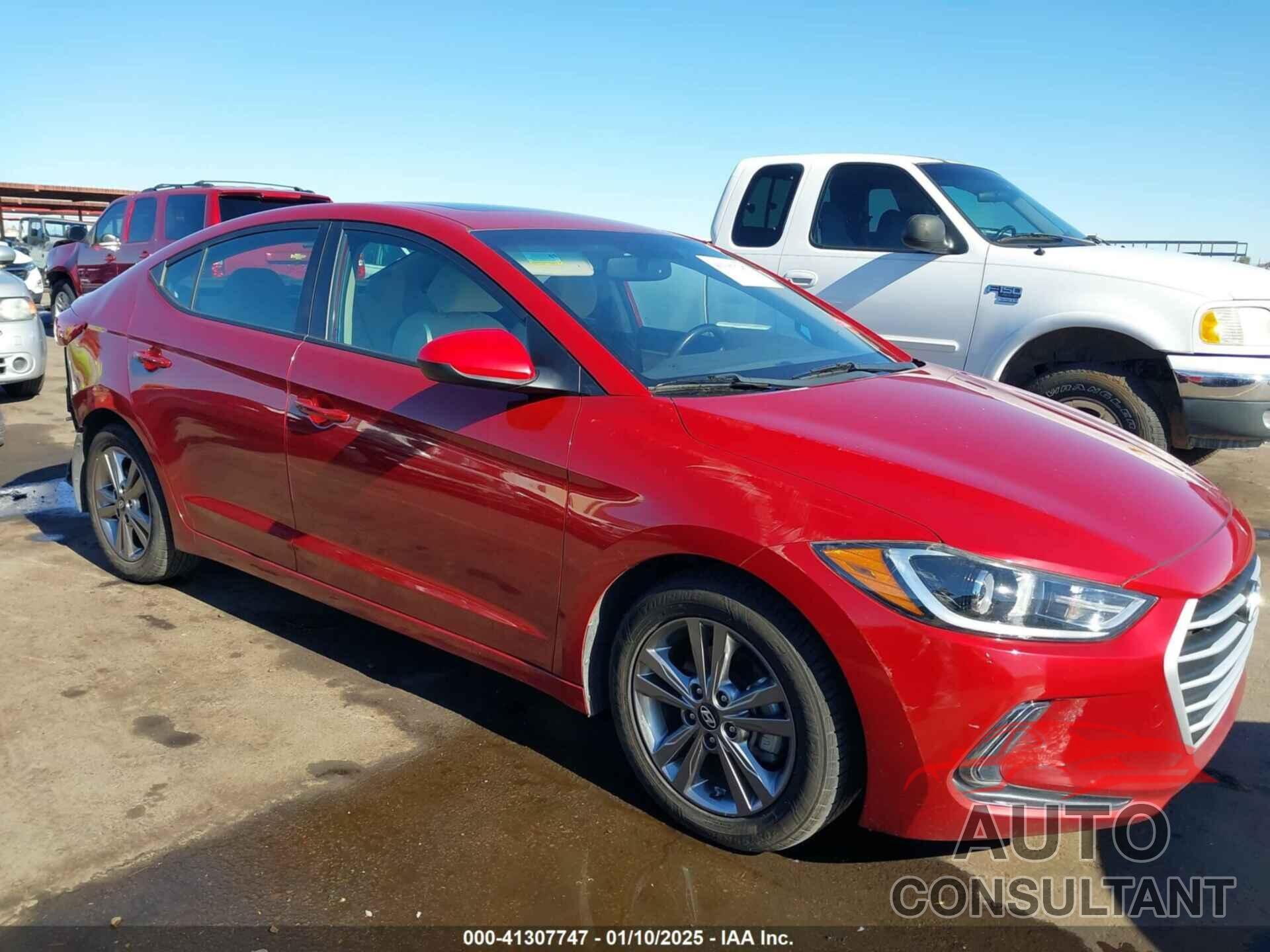 HYUNDAI ELANTRA 2018 - KMHD84LF1JU596405