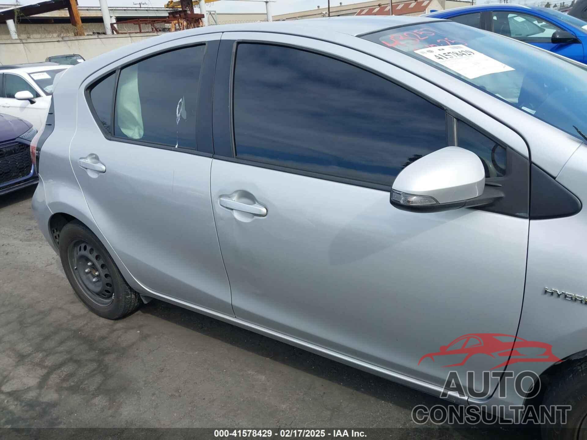 TOYOTA PRIUS C 2016 - JTDKDTB36G1120301