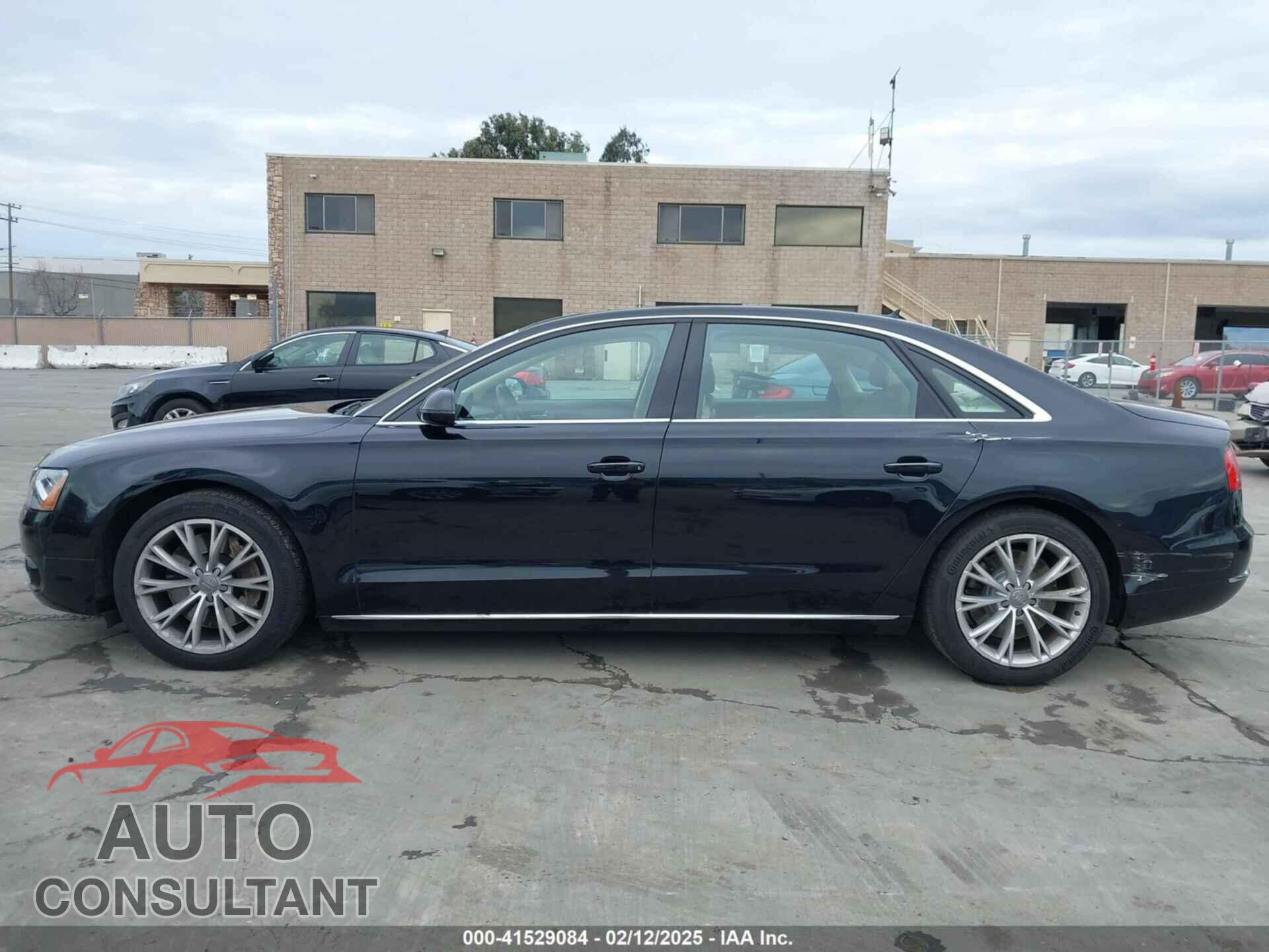 AUDI A8 L 2012 - WAURVAFD7CN005452