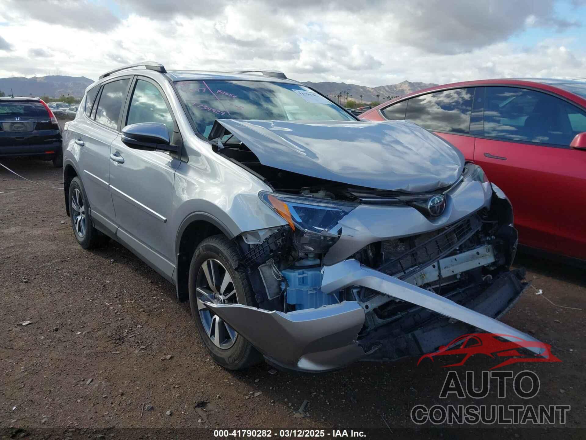 TOYOTA RAV4 2018 - 2T3RFREV8JW836666