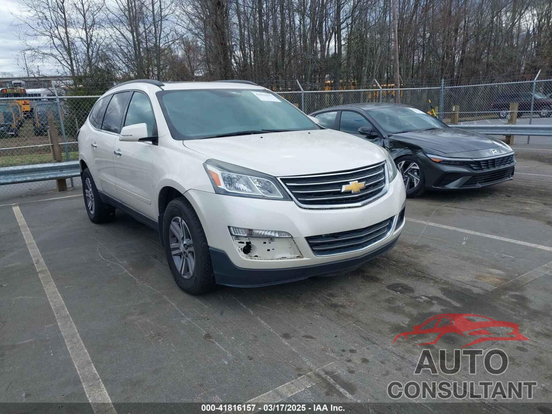 CHEVROLET TRAVERSE 2015 - 1GNKRHKD8FJ215844
