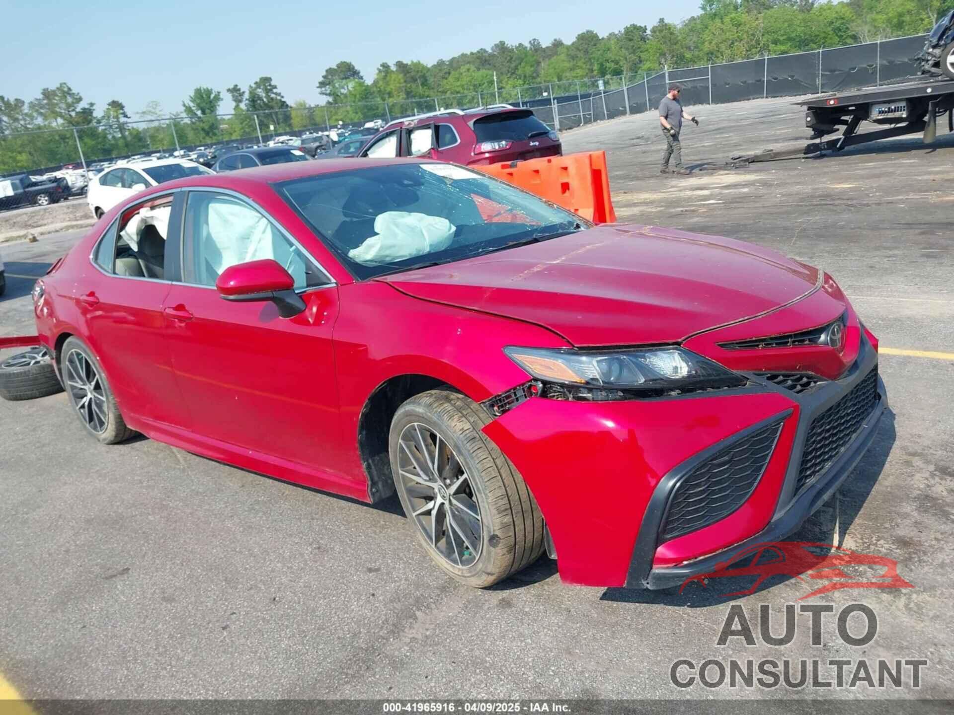 TOYOTA CAMRY 2021 - 4T1G11AK5MU460962