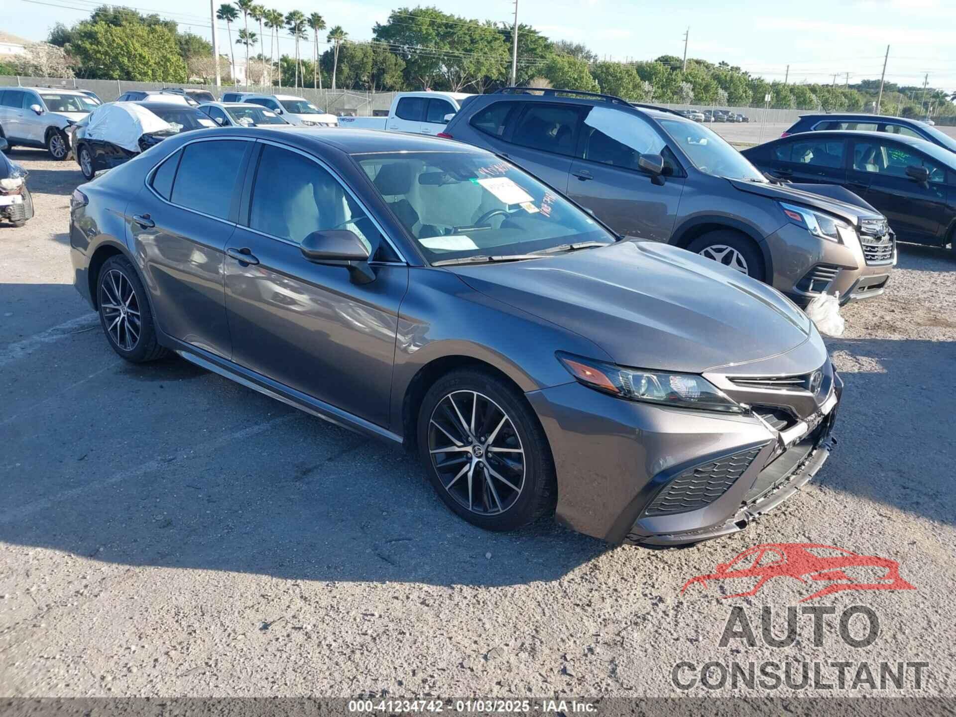 TOYOTA CAMRY 2021 - 4T1G11AK5MU487482