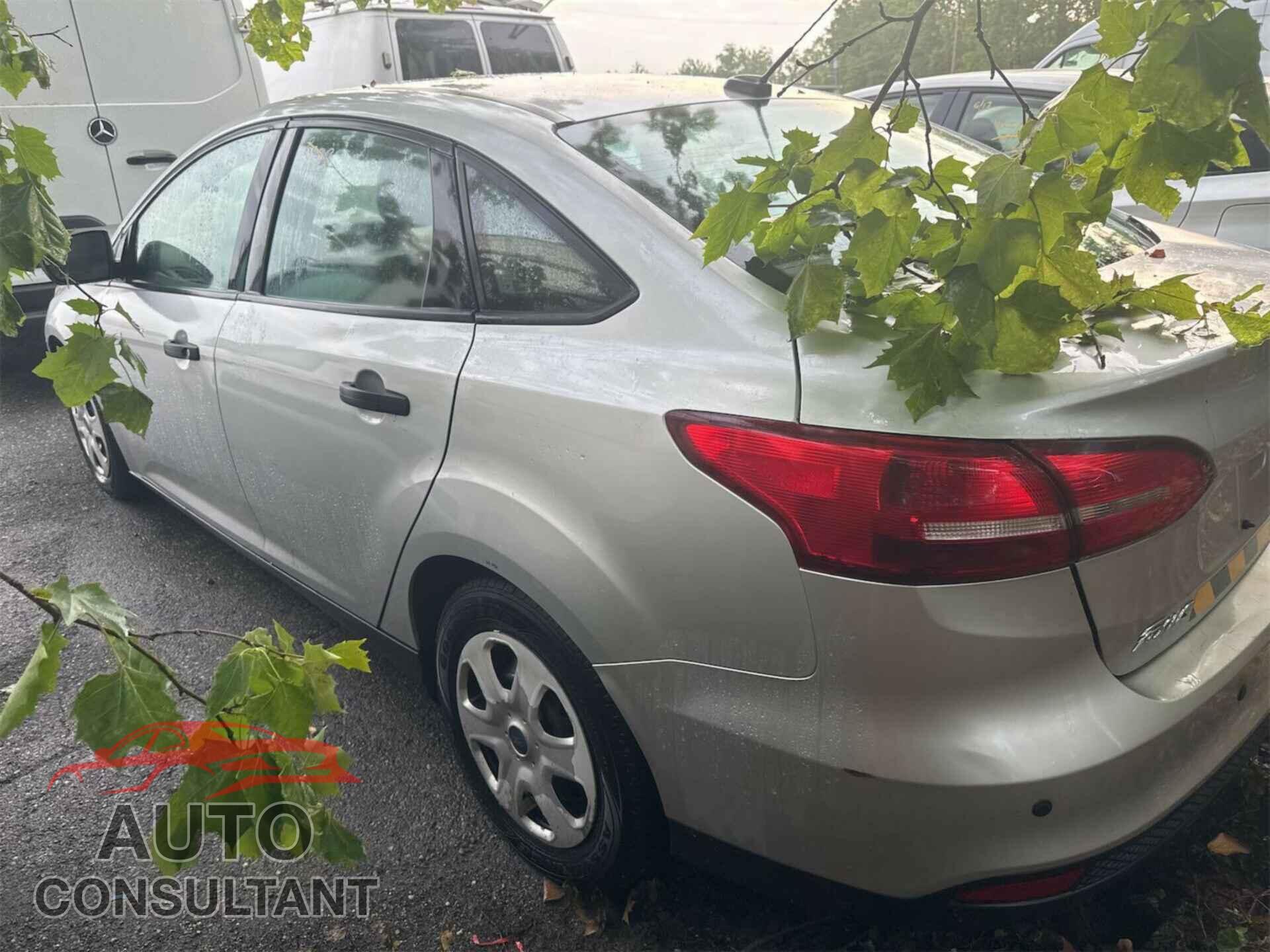 FORD FOCUS 2017 - 1FADP3E29HL211822