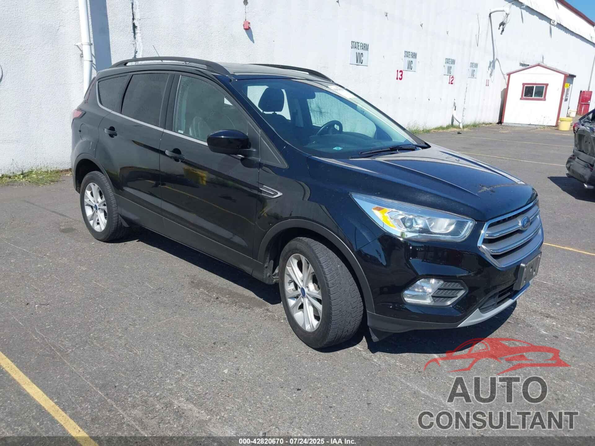 FORD ESCAPE 2017 - 1FMCU9G93HUD42990