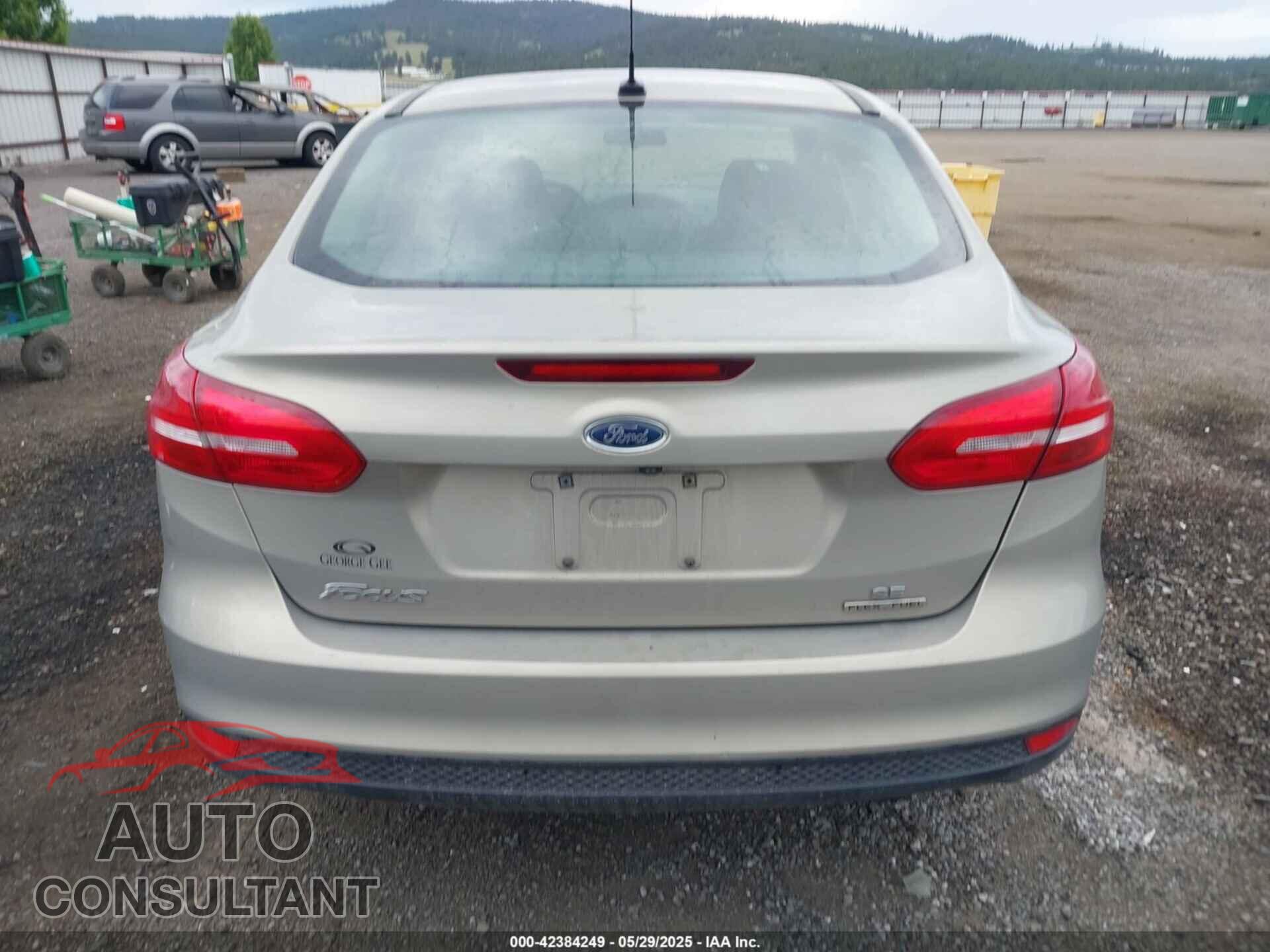 FORD FOCUS 2015 - 1FADP3F28FL201388