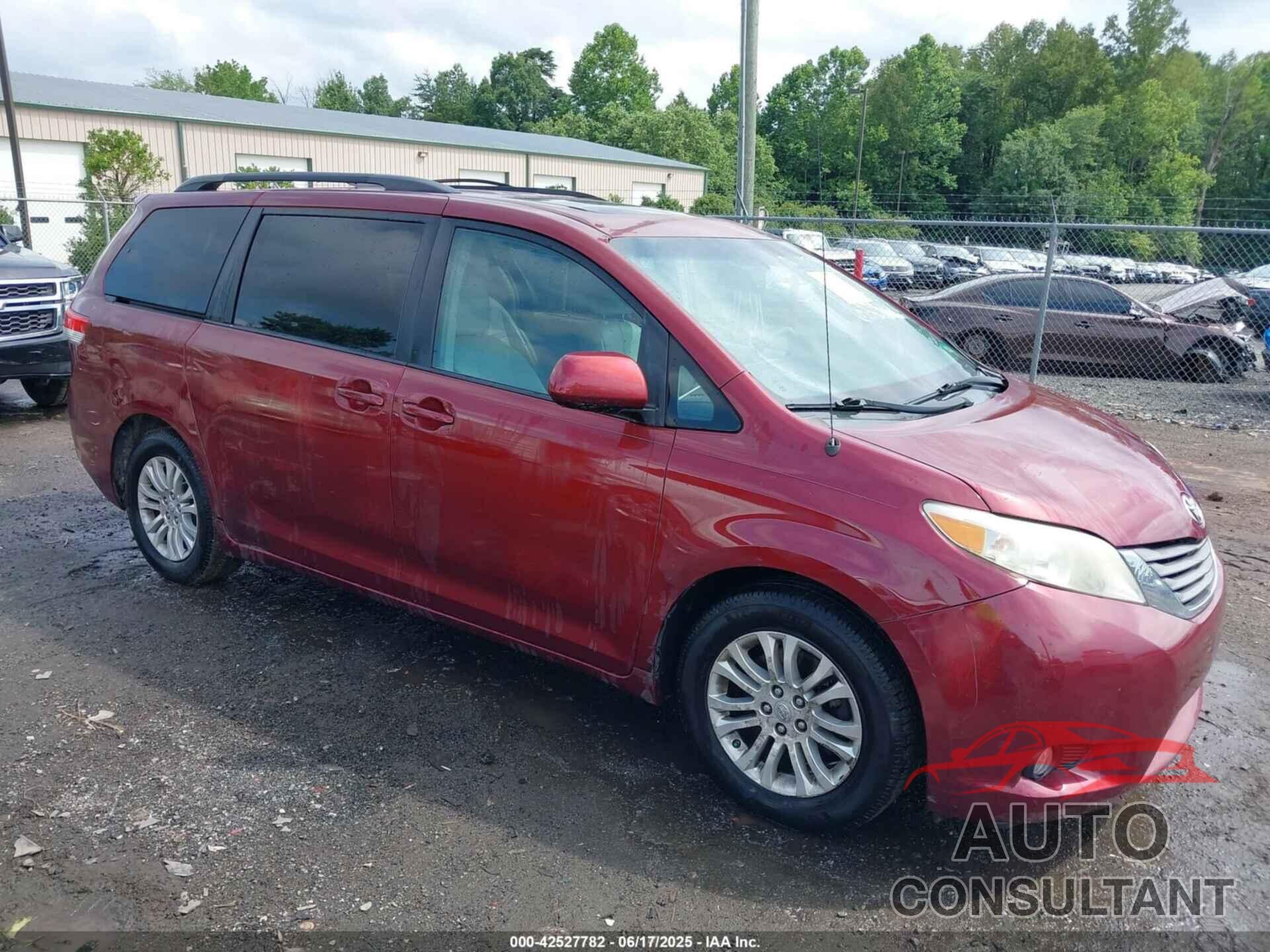 TOYOTA SIENNA 2011 - 5TDYK3DC5BS011658